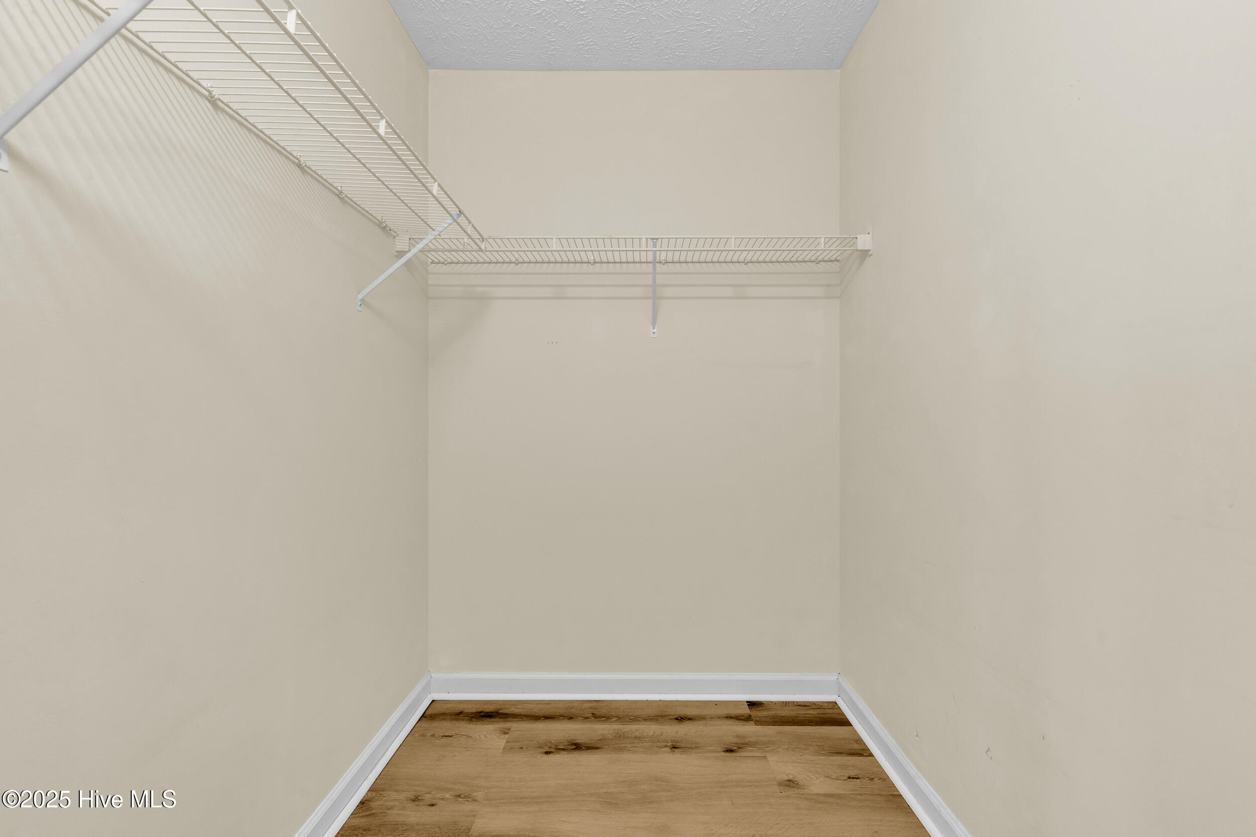 100540168 | Photo 21