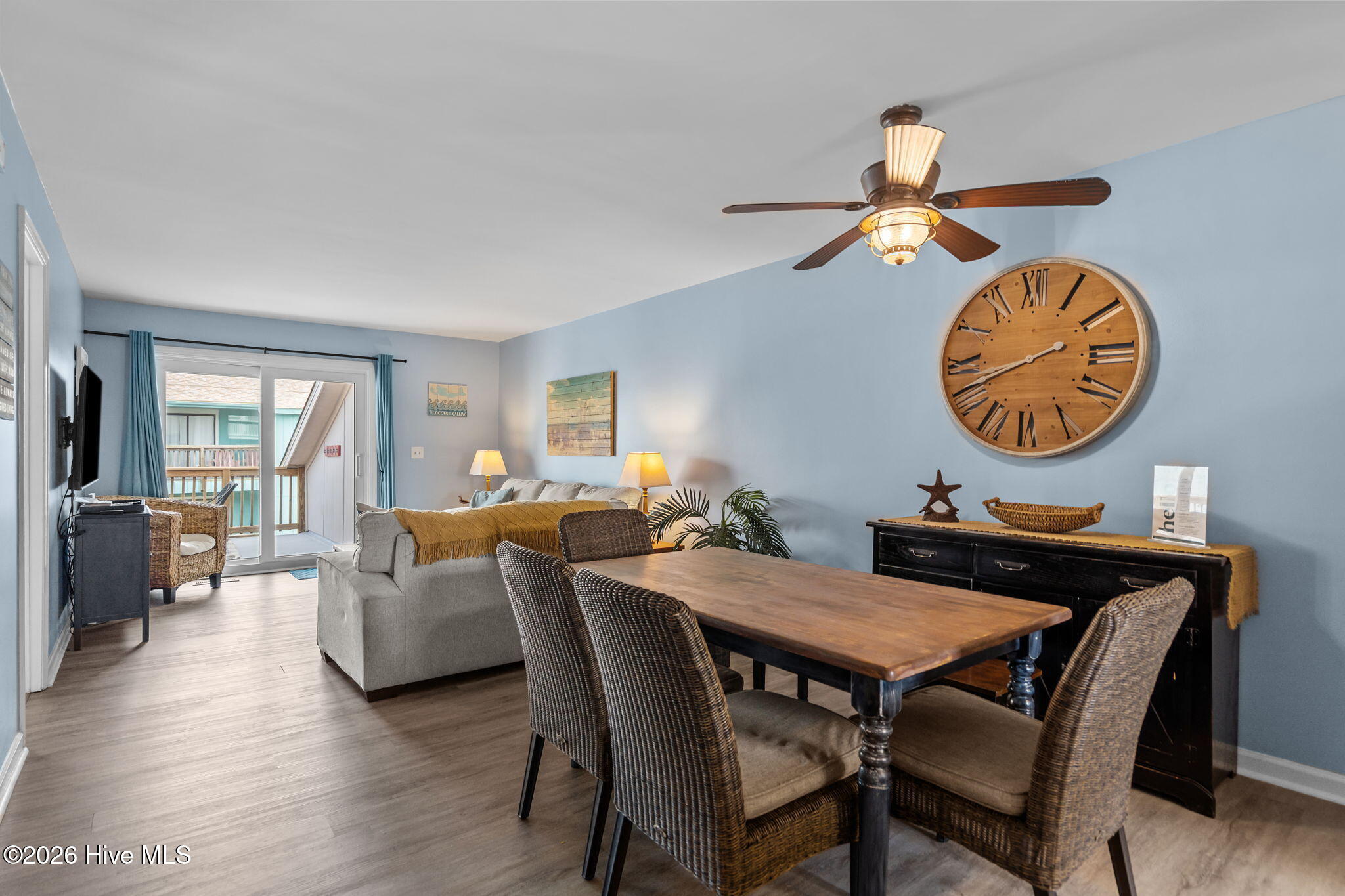 100547244 | Photo 32