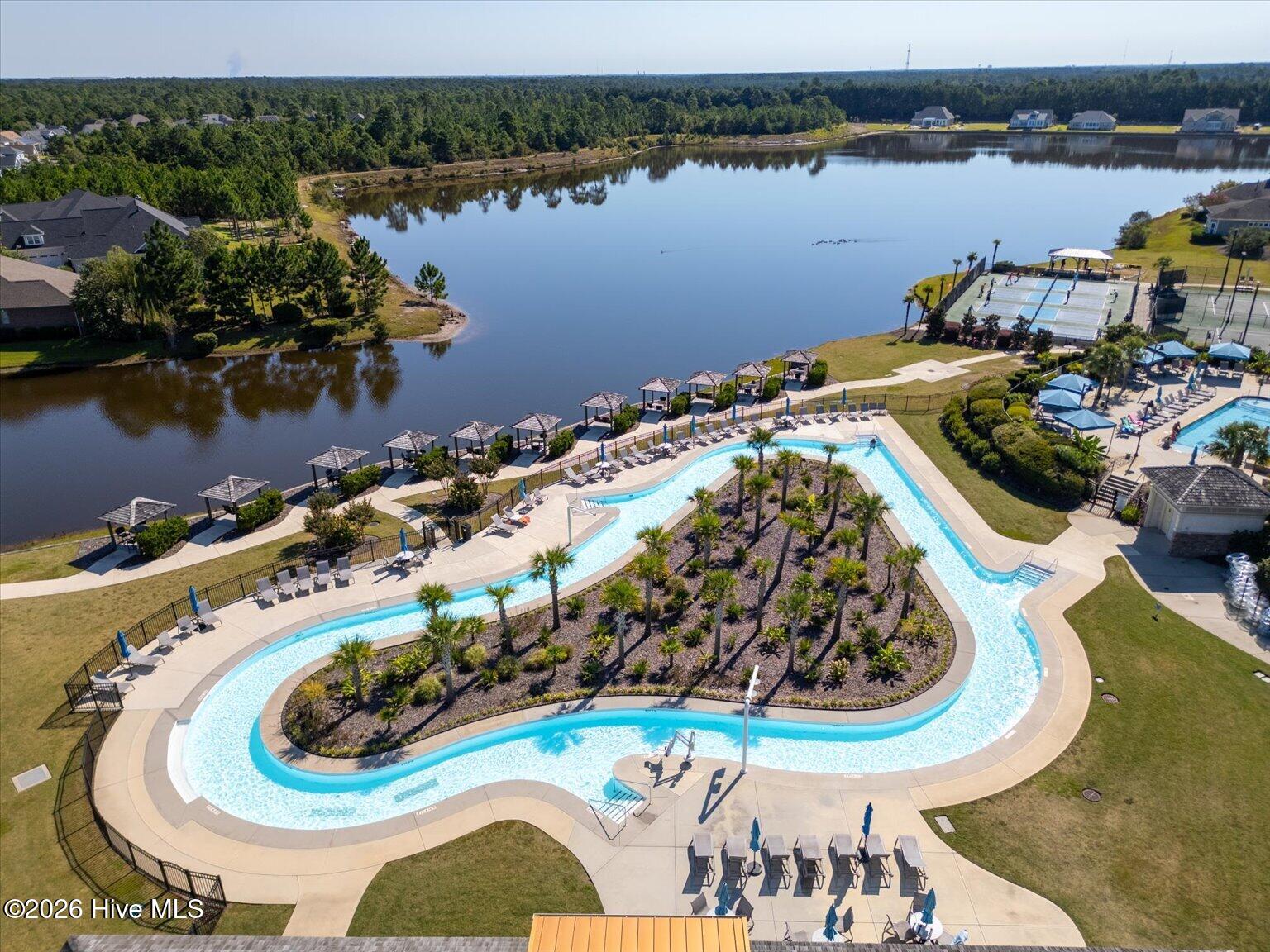 100566266 | Photo 86