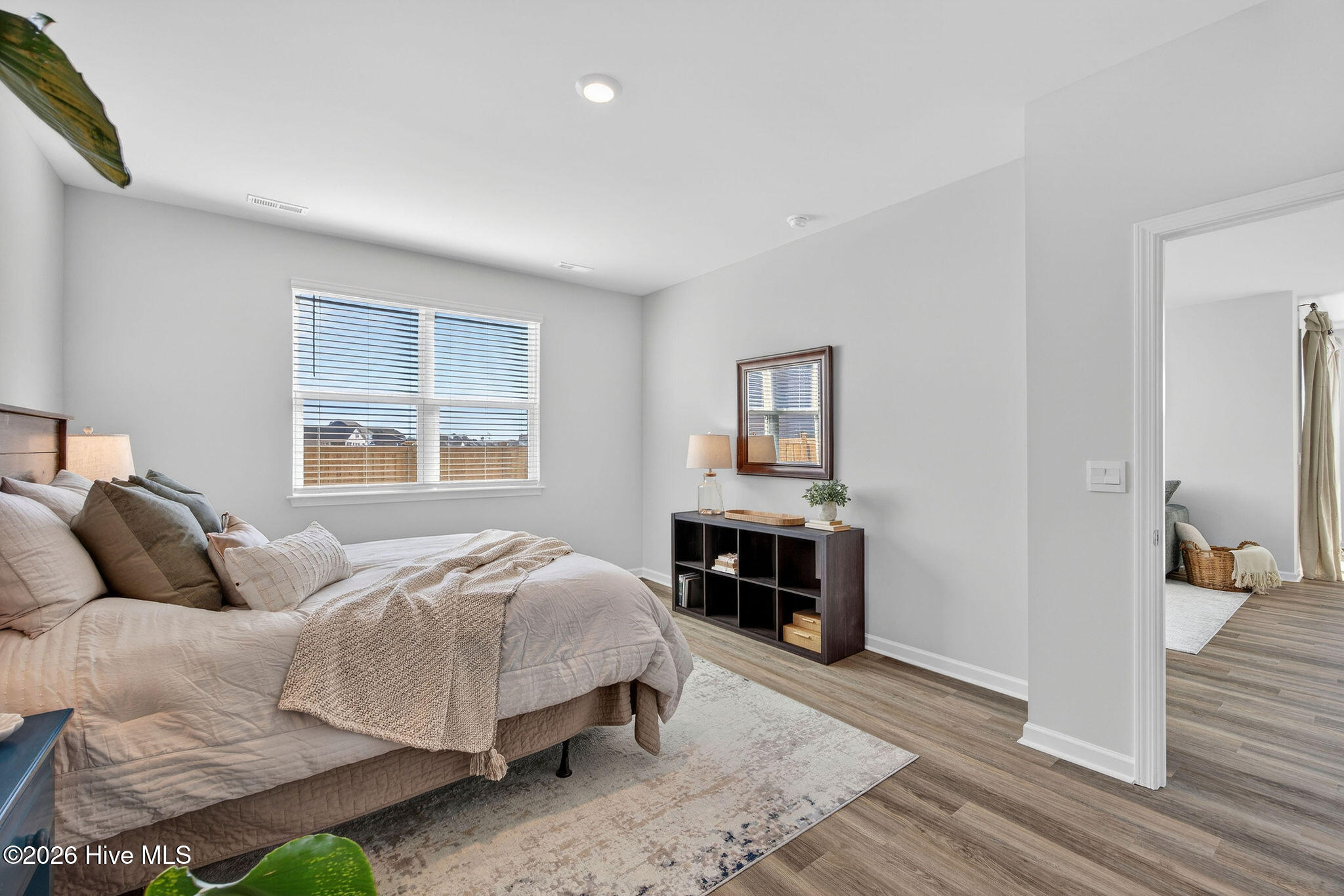 100549291 | Photo 17