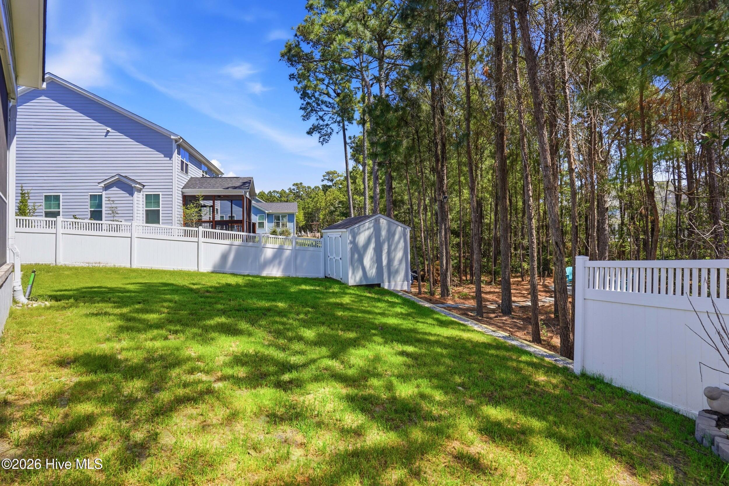 100565471 | Photo 57