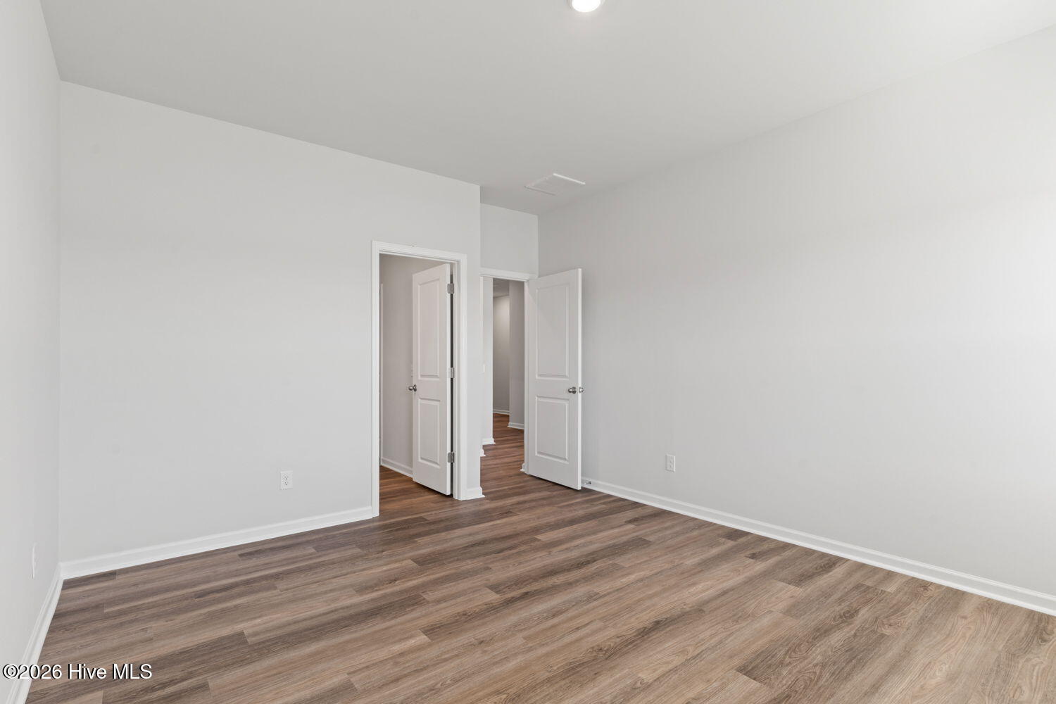 100535039 | Photo 12