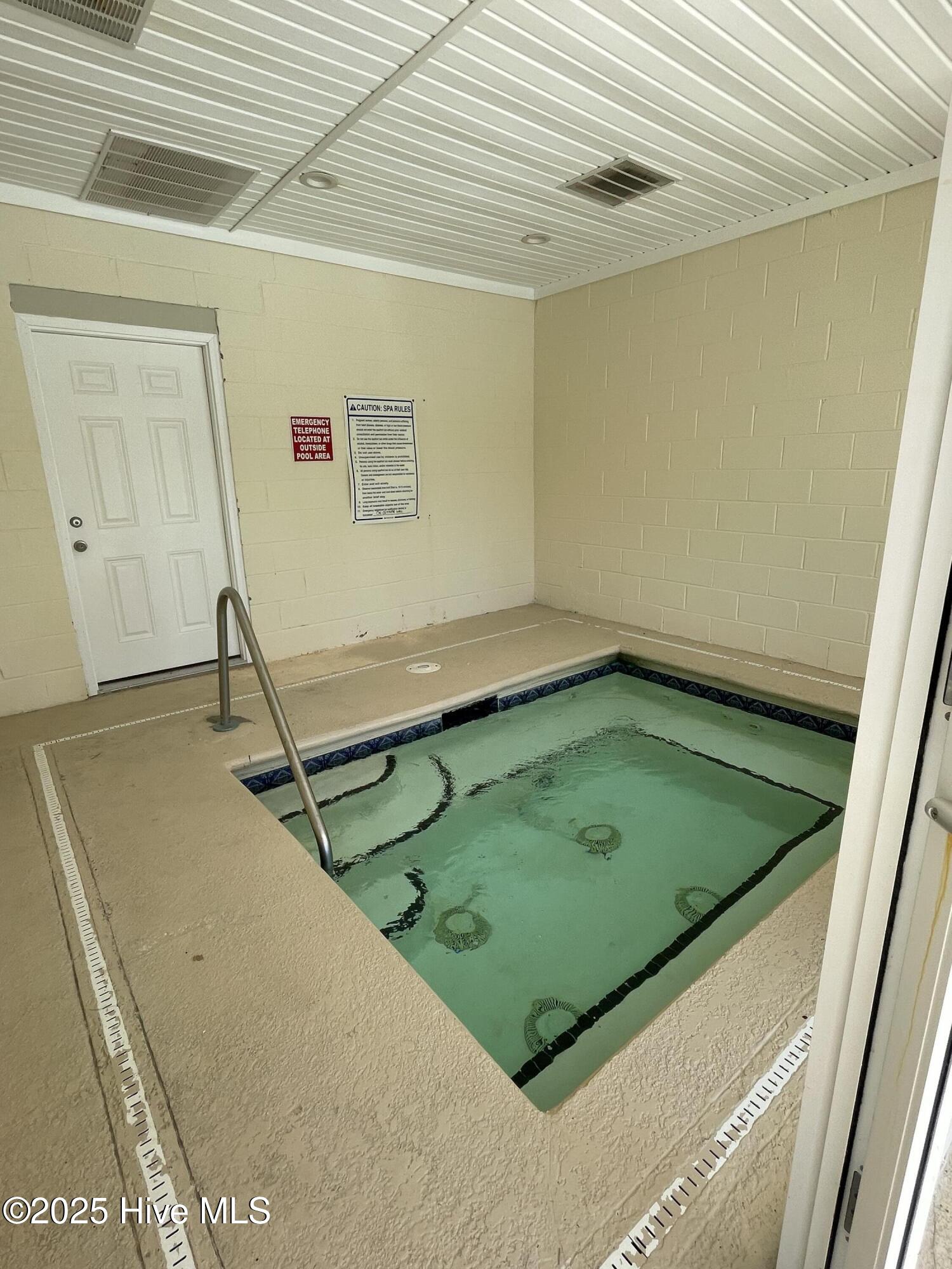 100538275 | Photo 20