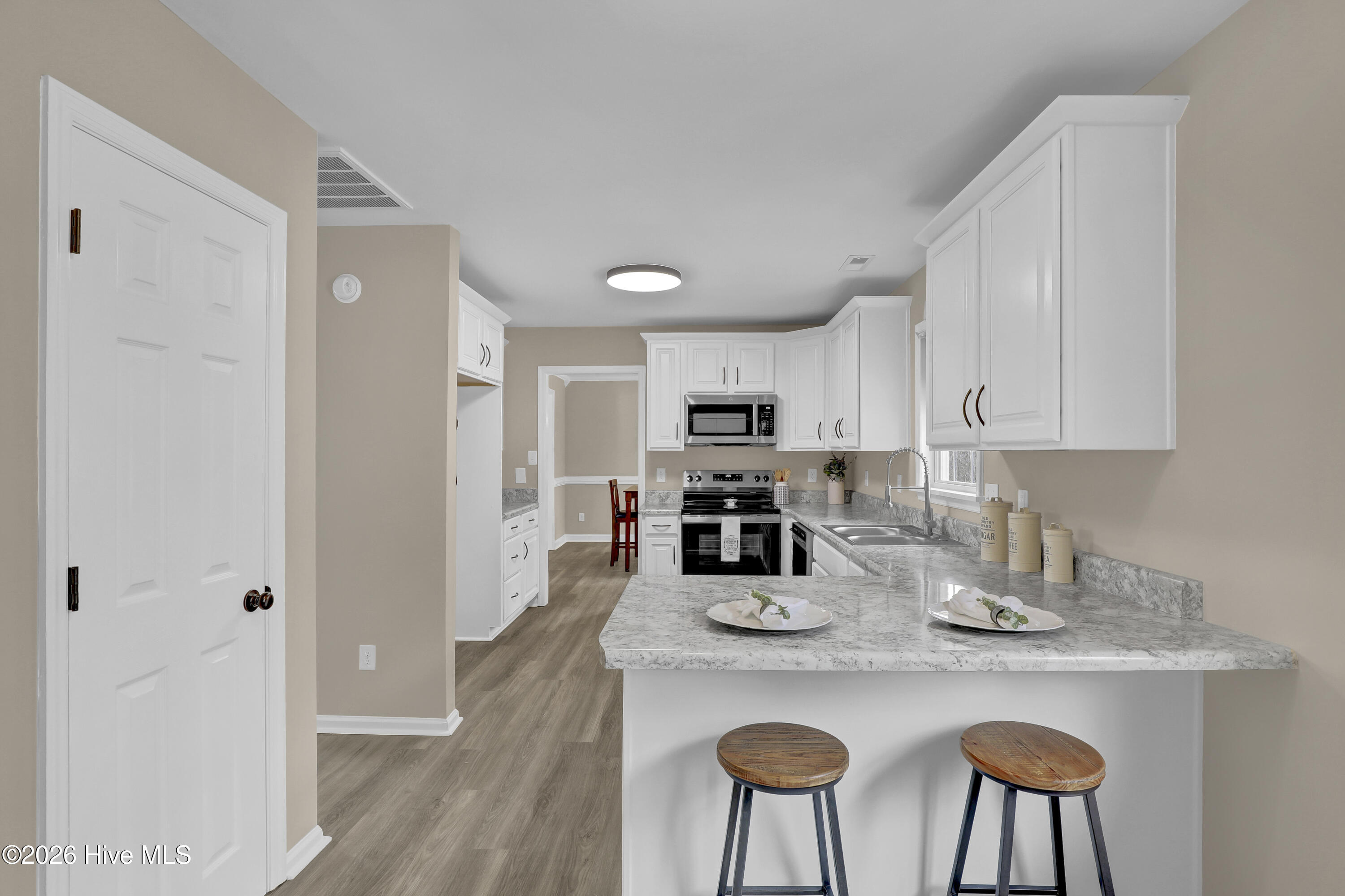 100556973 | Photo 10