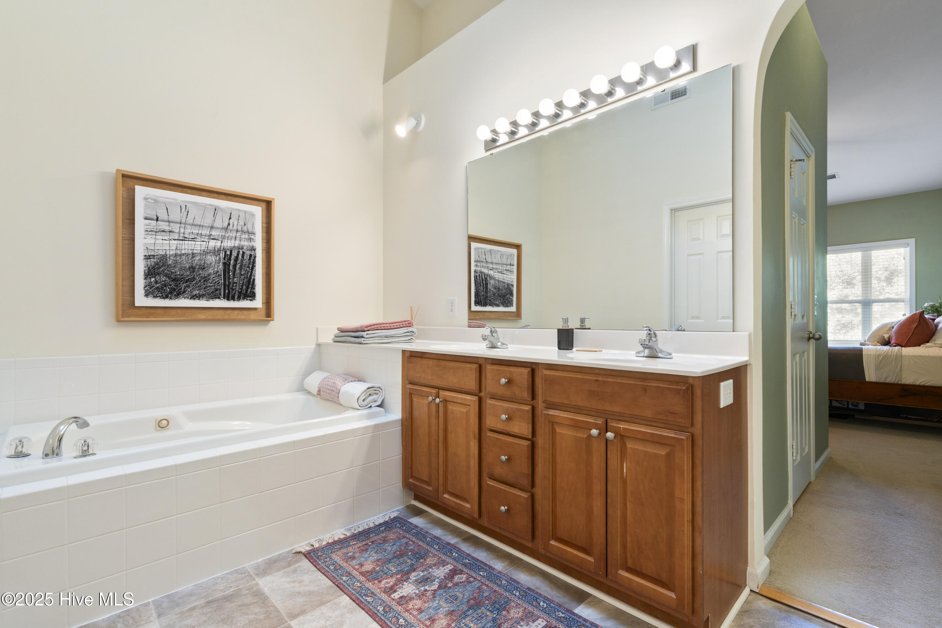 100541442 | Photo 19