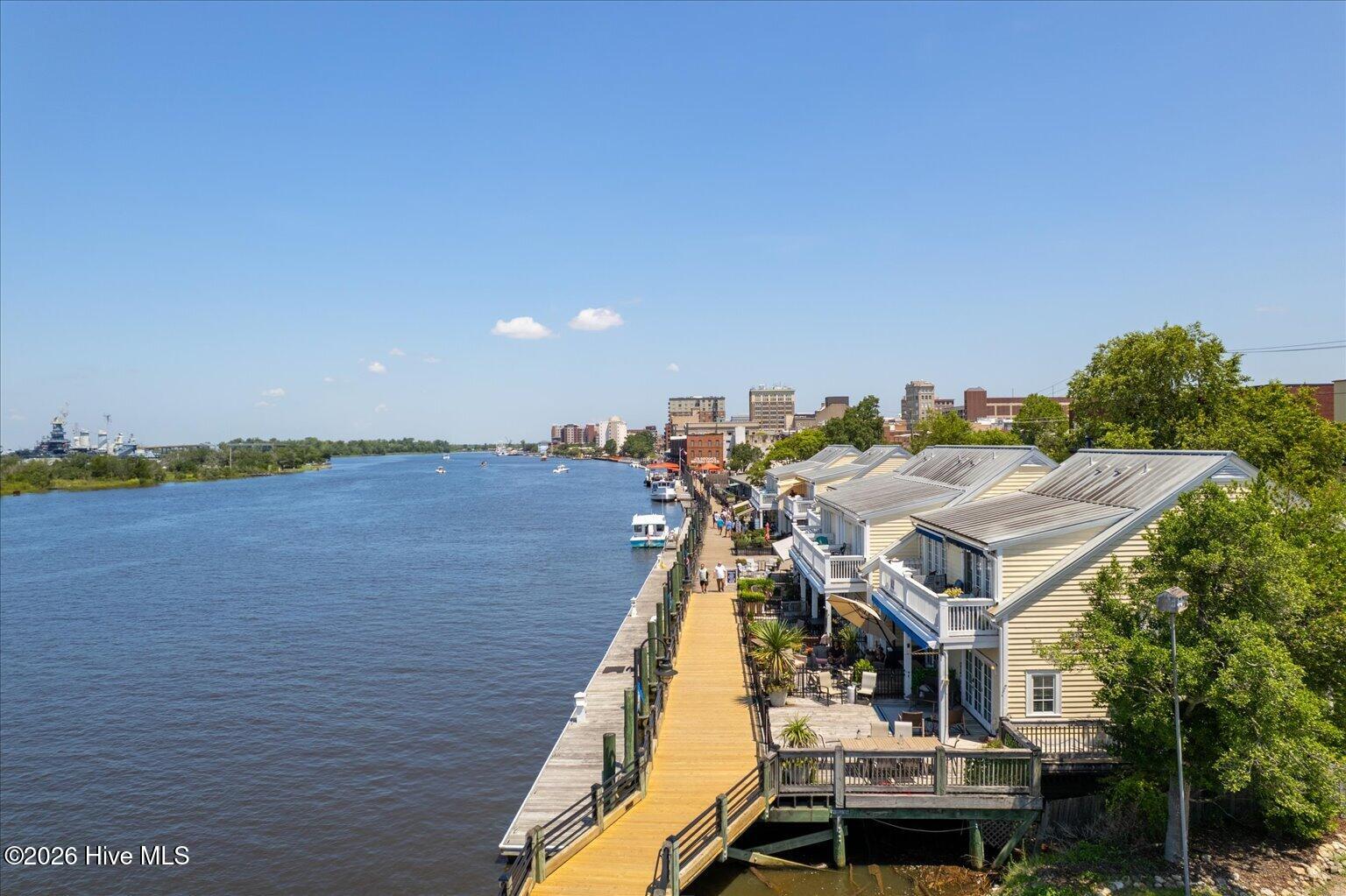 100558817 | Photo 61