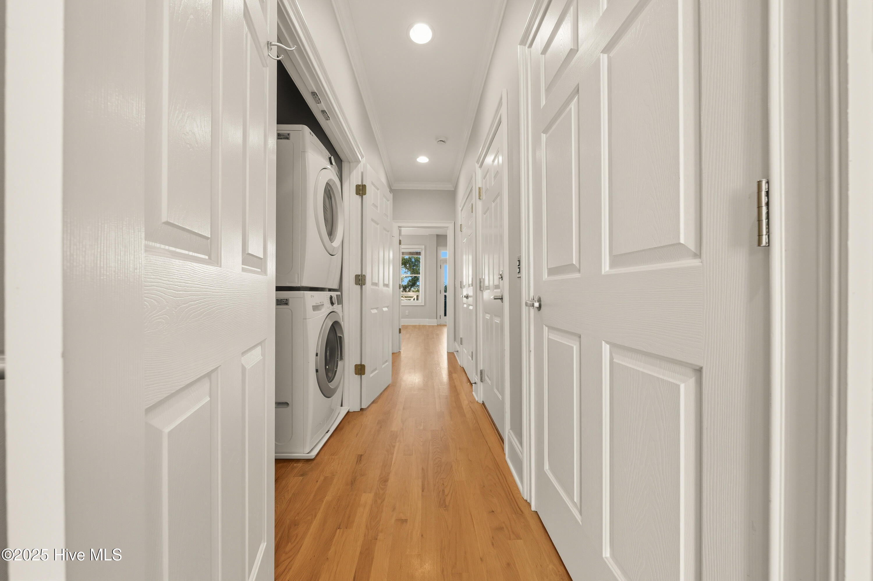 100527237 | Photo 37