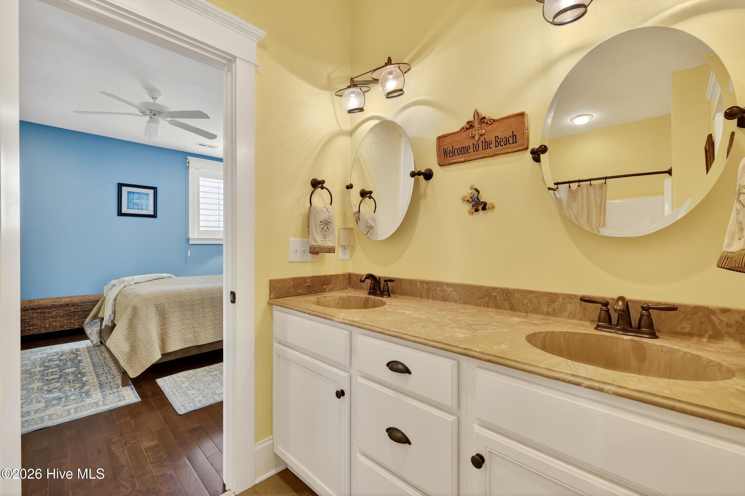 100559035 | Photo 36