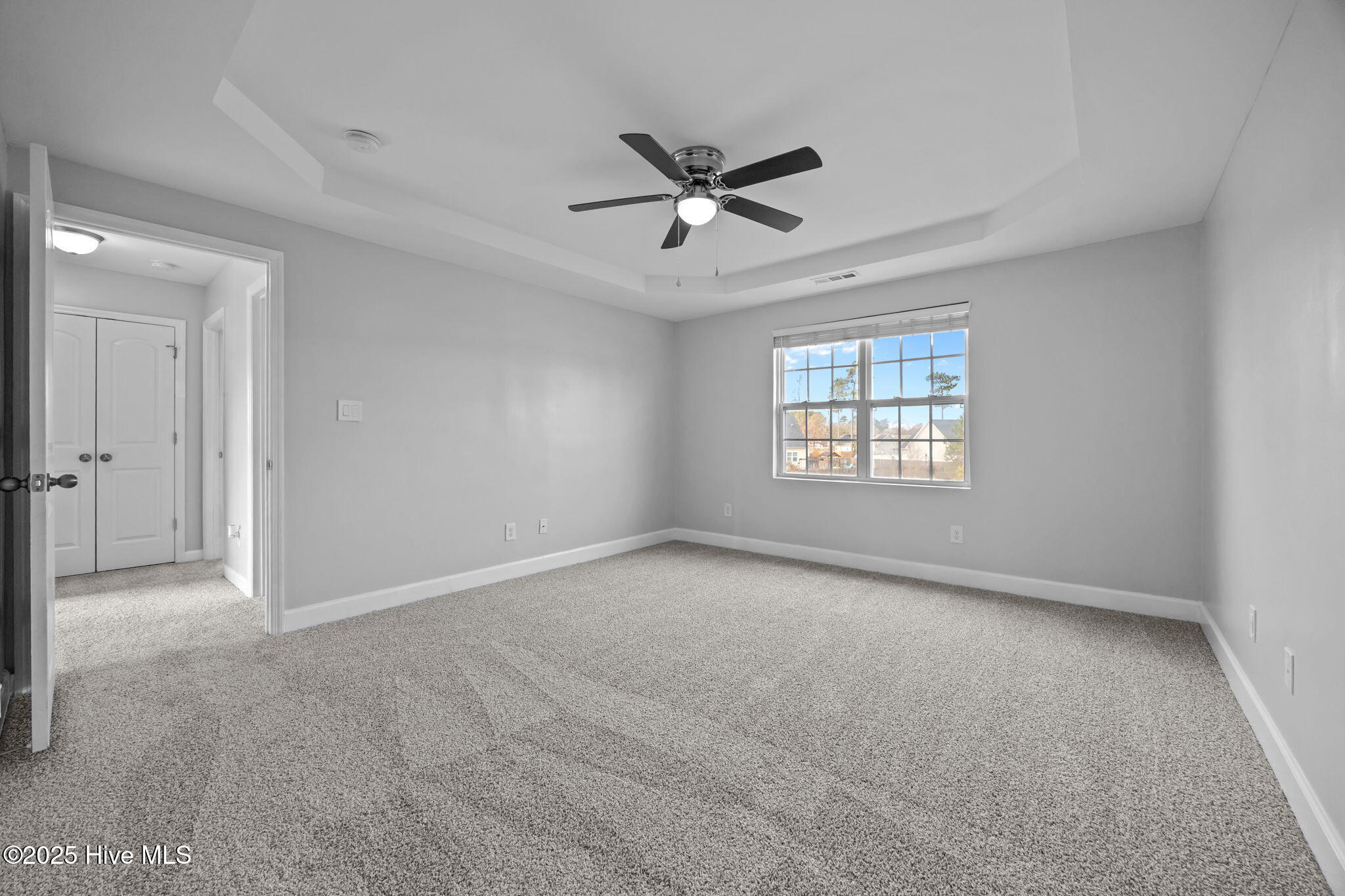 100542971 | Photo 12