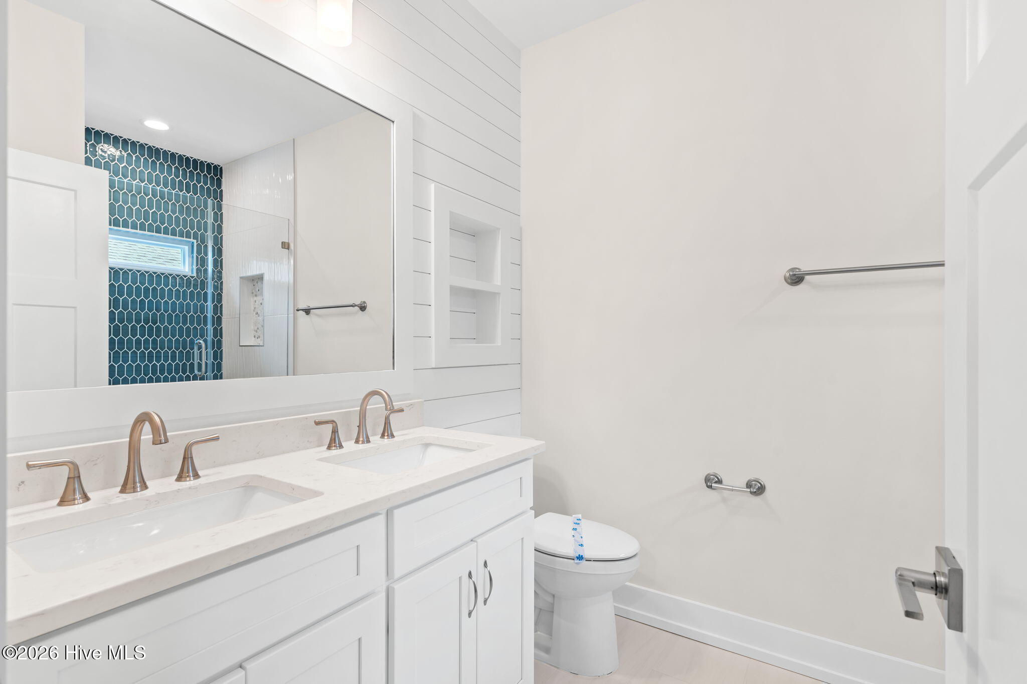 100541241 | Photo 20