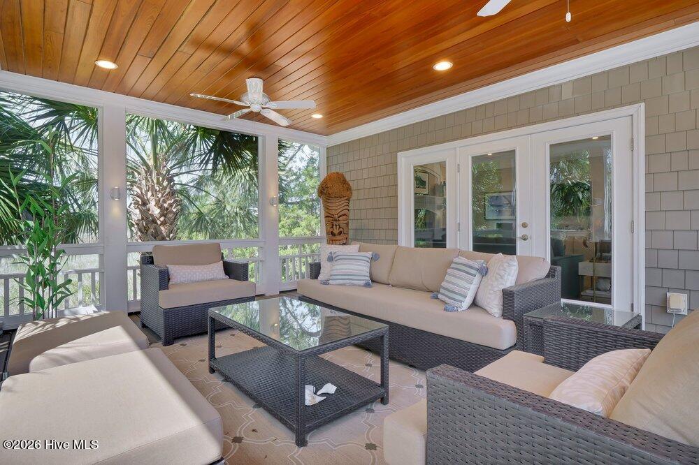 100559715 | Photo 29