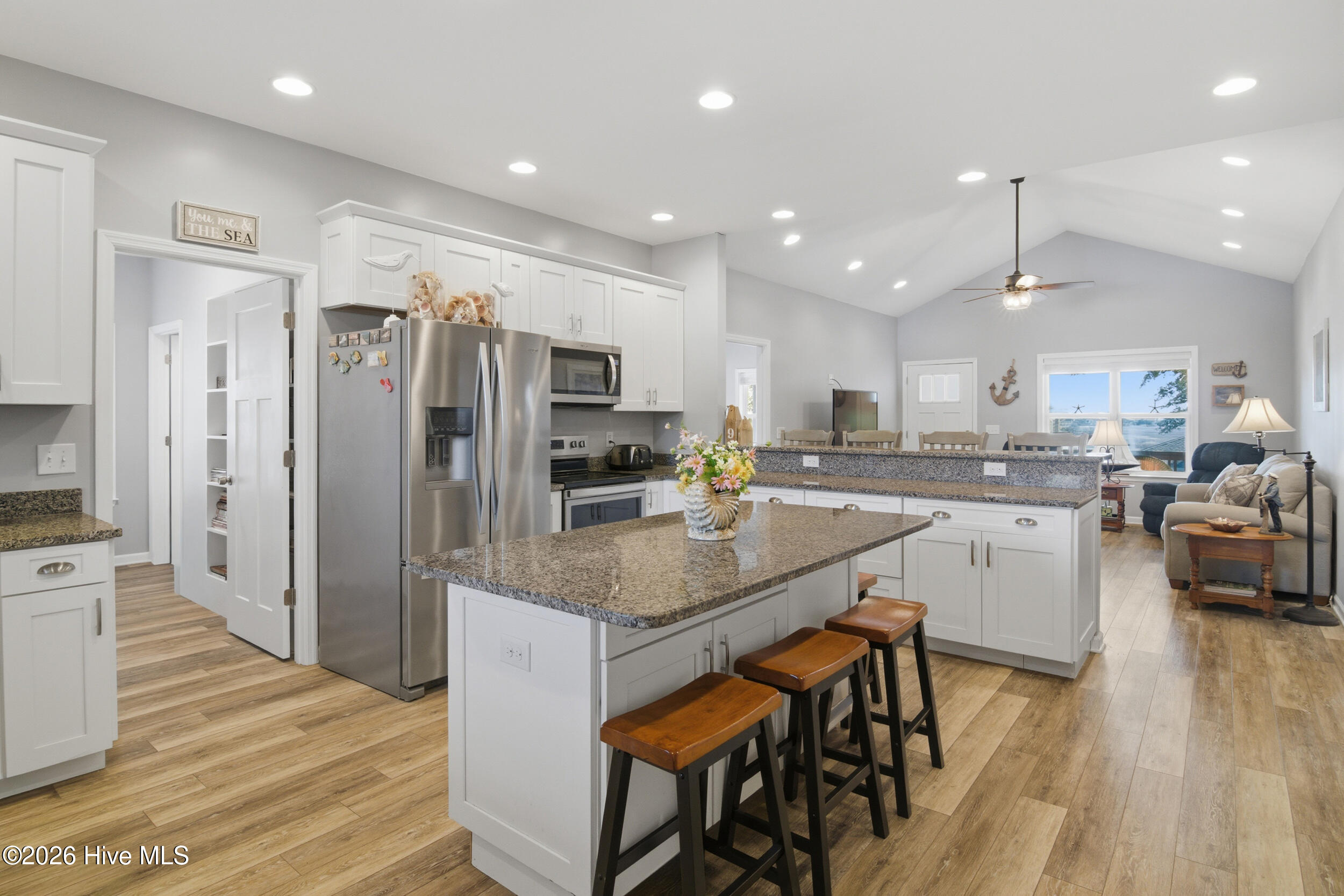 100552555 | Photo 12