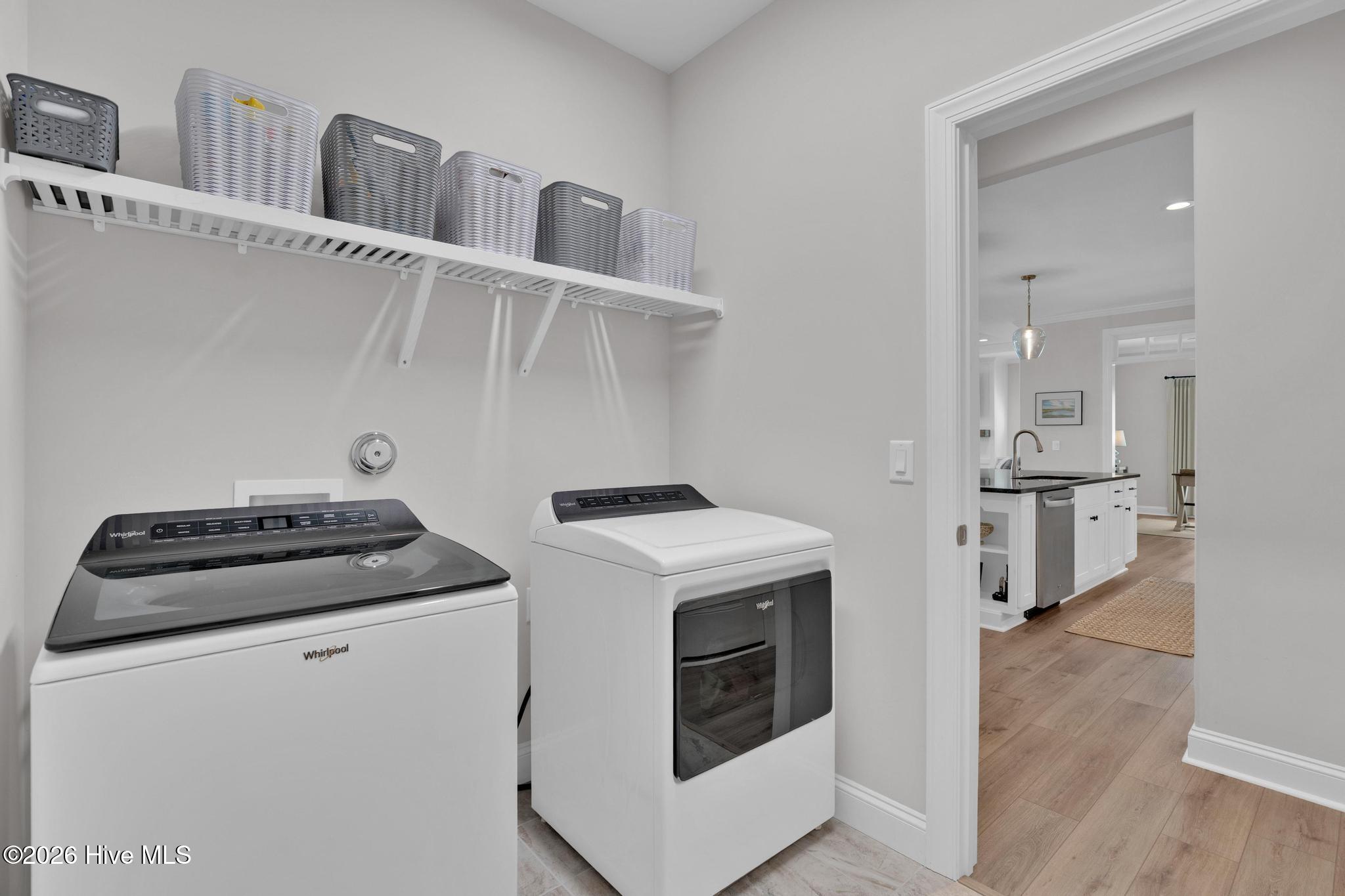 100567650 | Photo 35