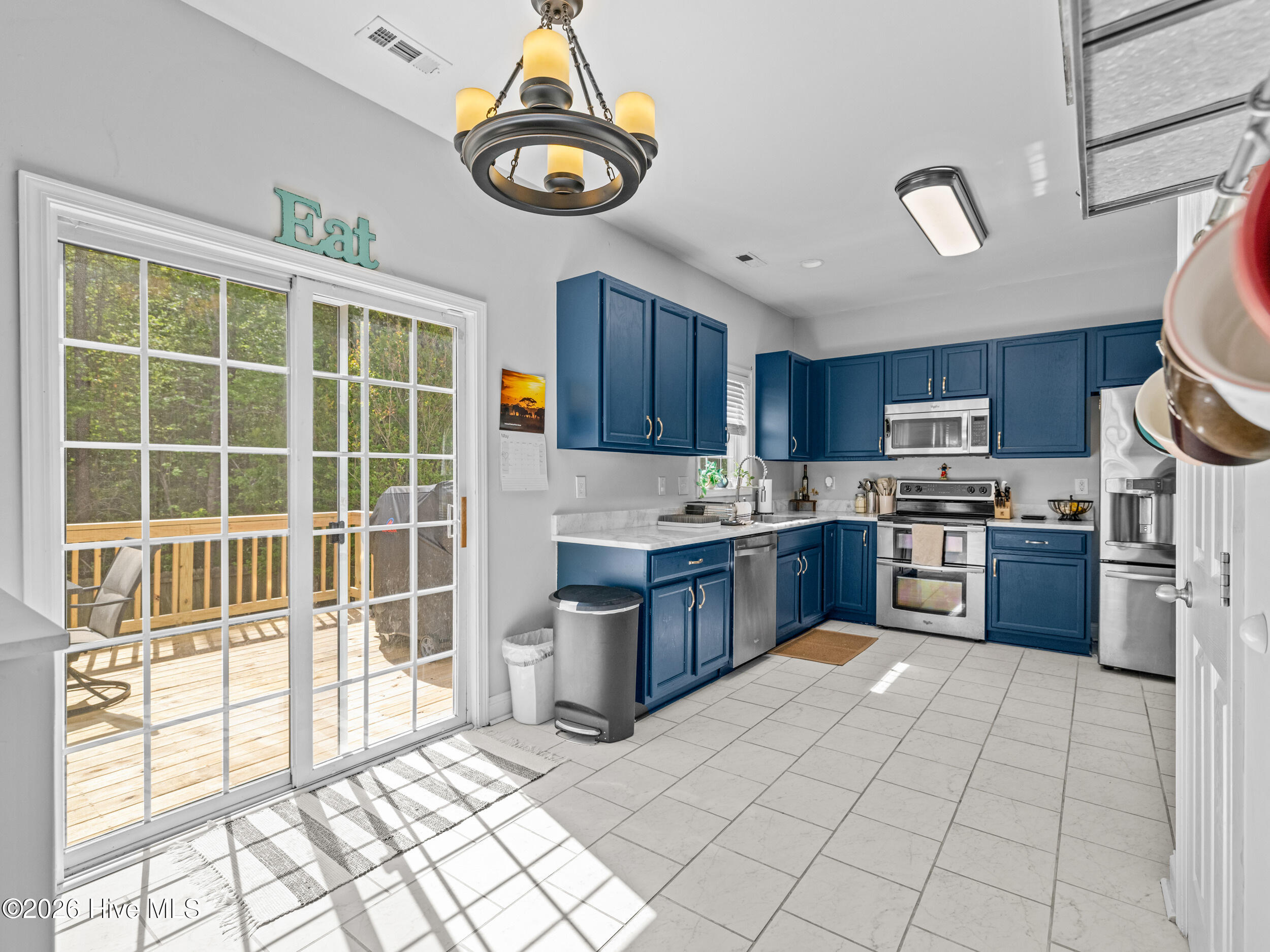 100566997 | Photo 25