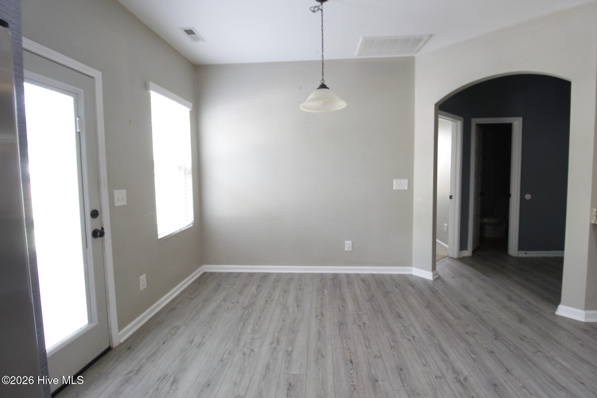 100558904 | Photo 11