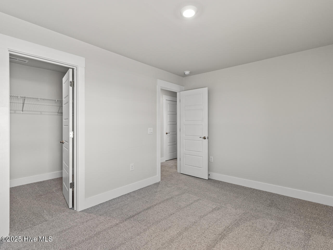 100530174 | Photo 37