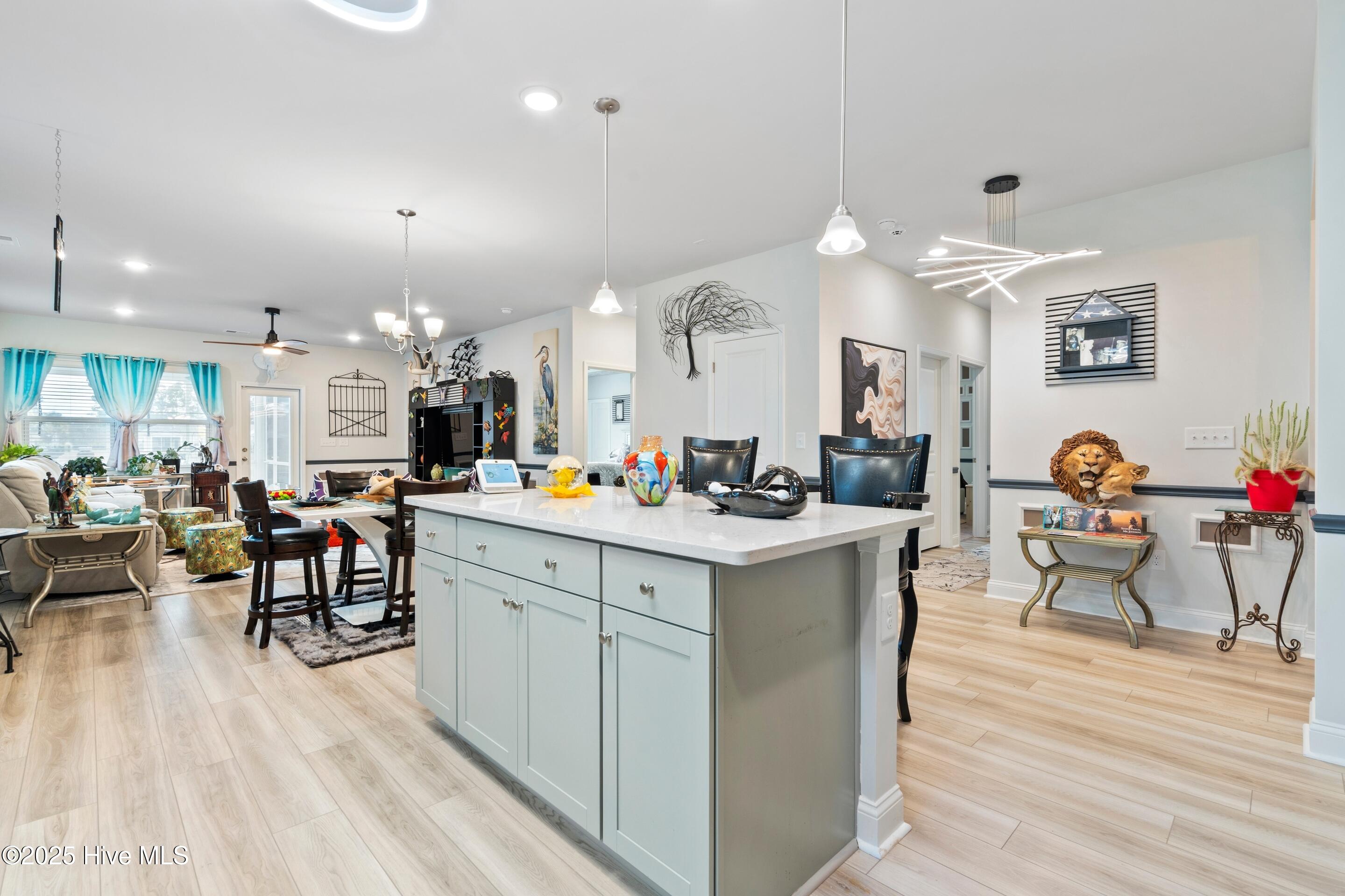 100559660 | Photo 11