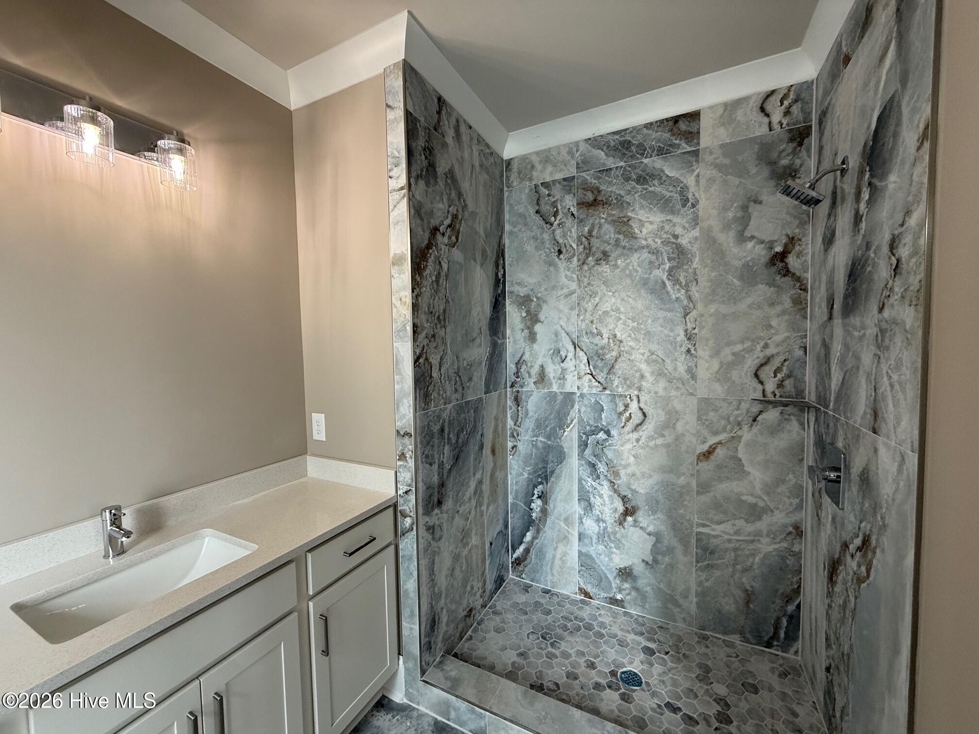 100554373 | Photo 17