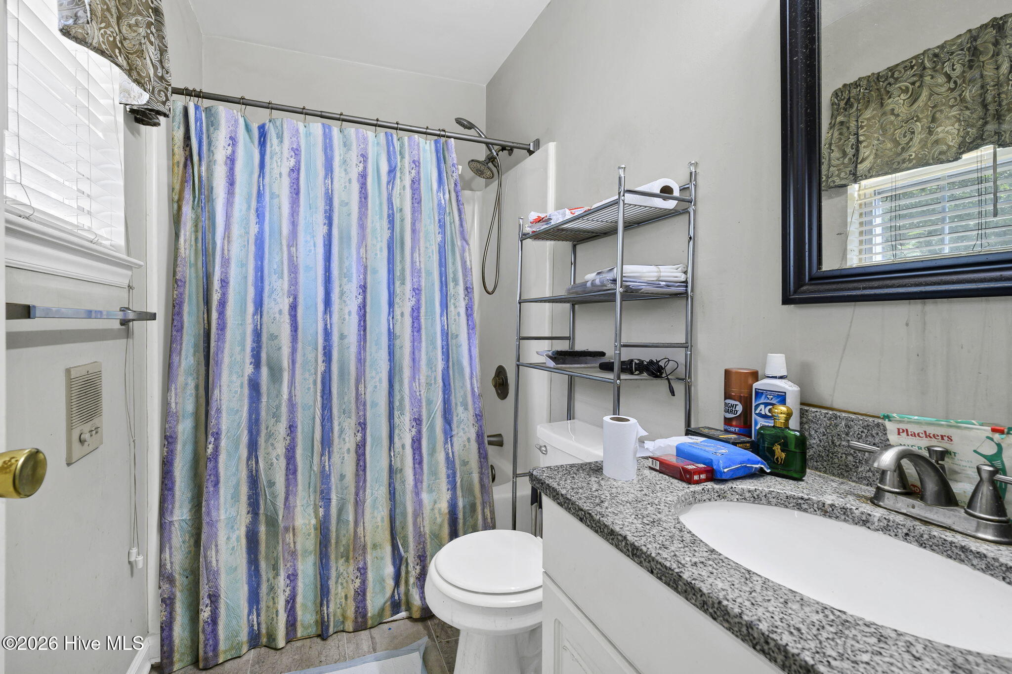 100570631 | Photo 14