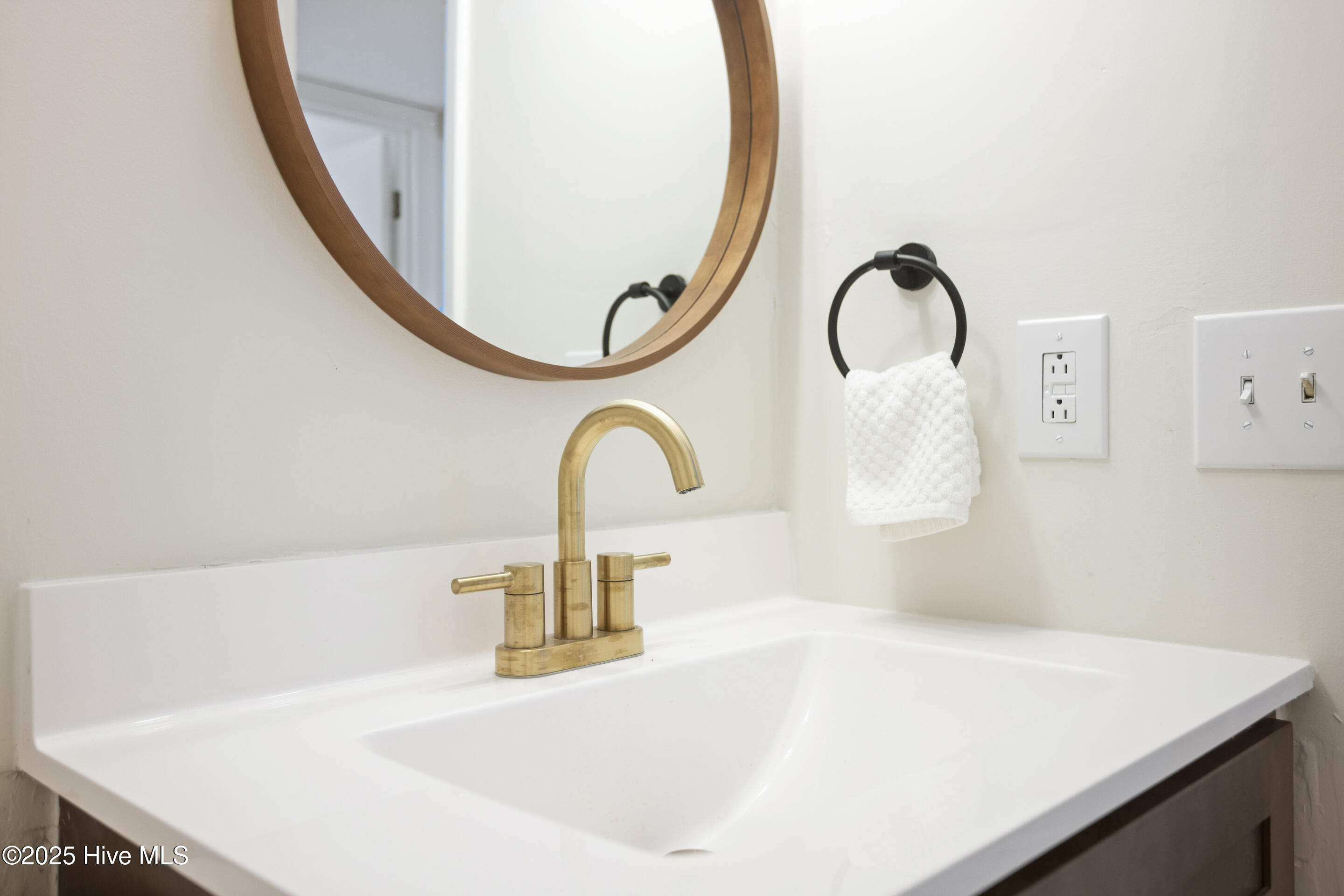 100537124 | Photo 23