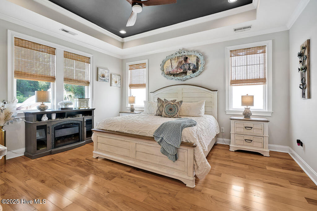 100518744 | Photo 24