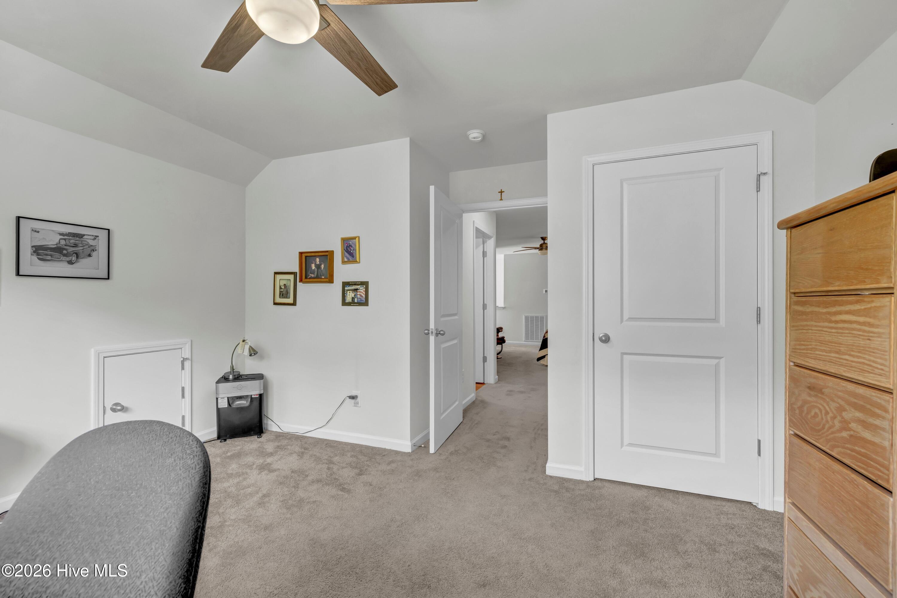 100558362 | Photo 25