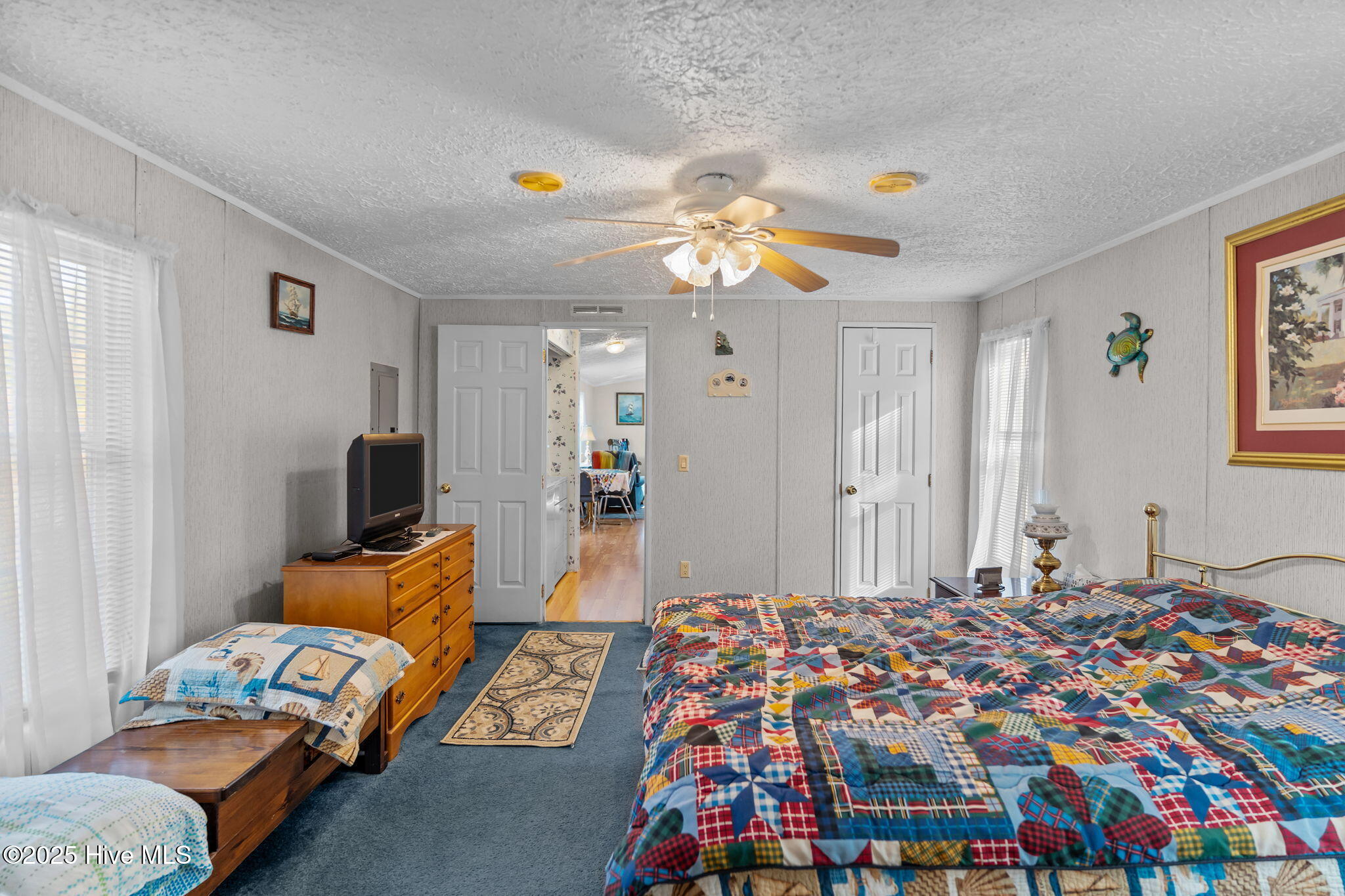 100543944 | Photo 24