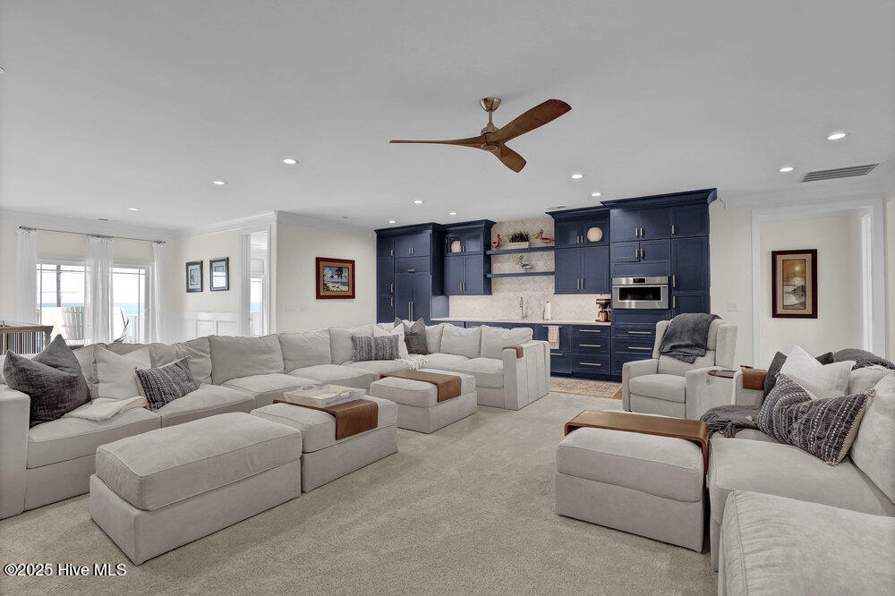 100499001 | Photo 17