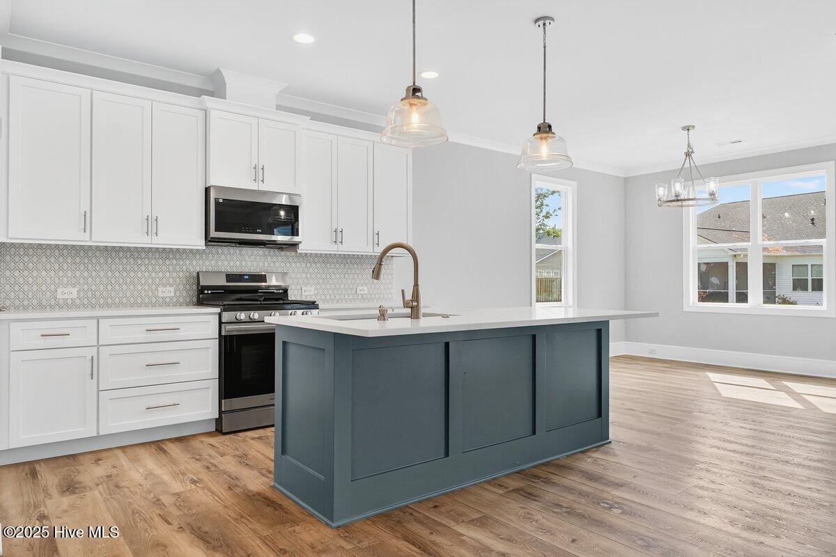 100545863 | Photo 22