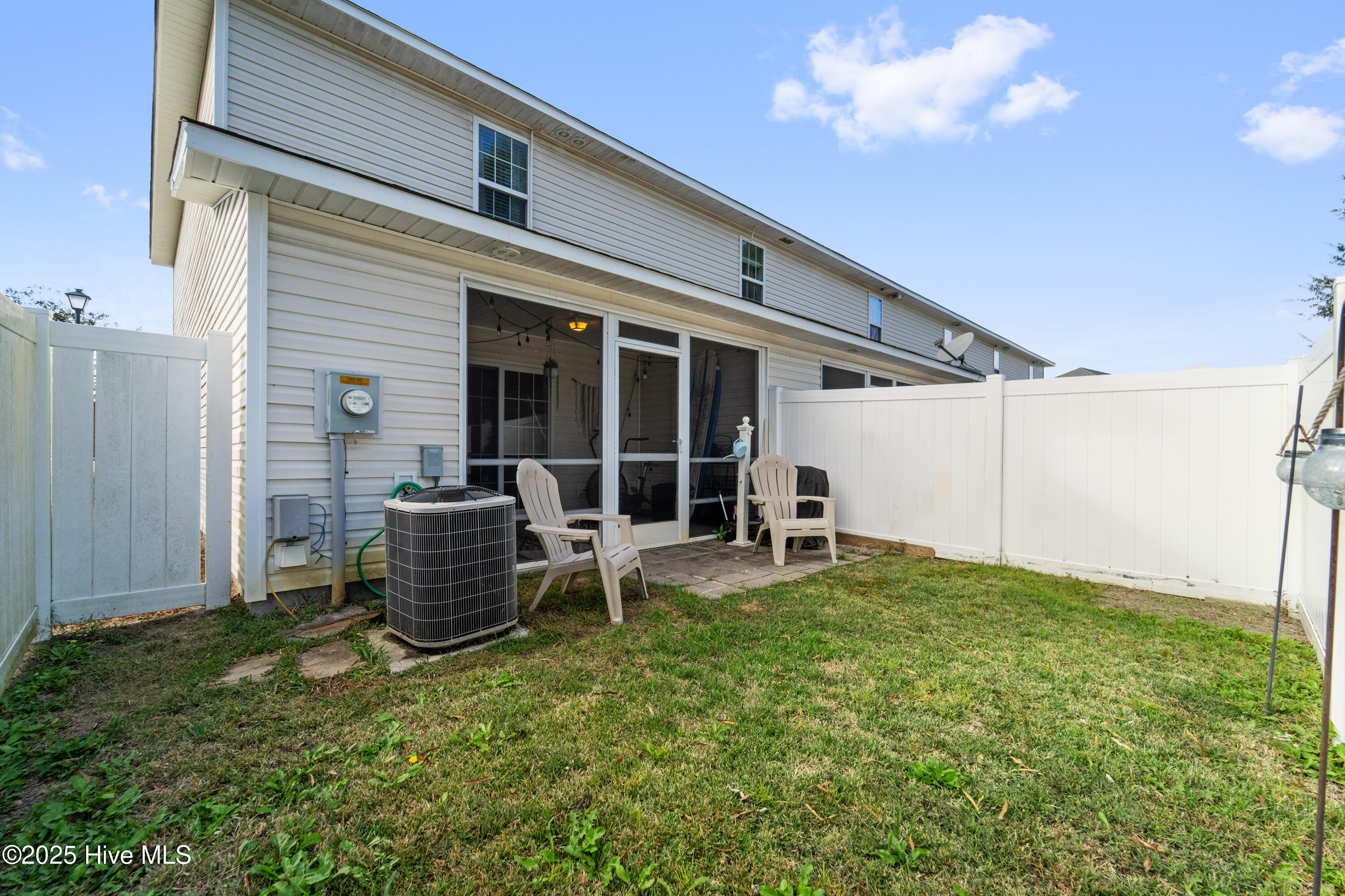 100539318 | Photo 11