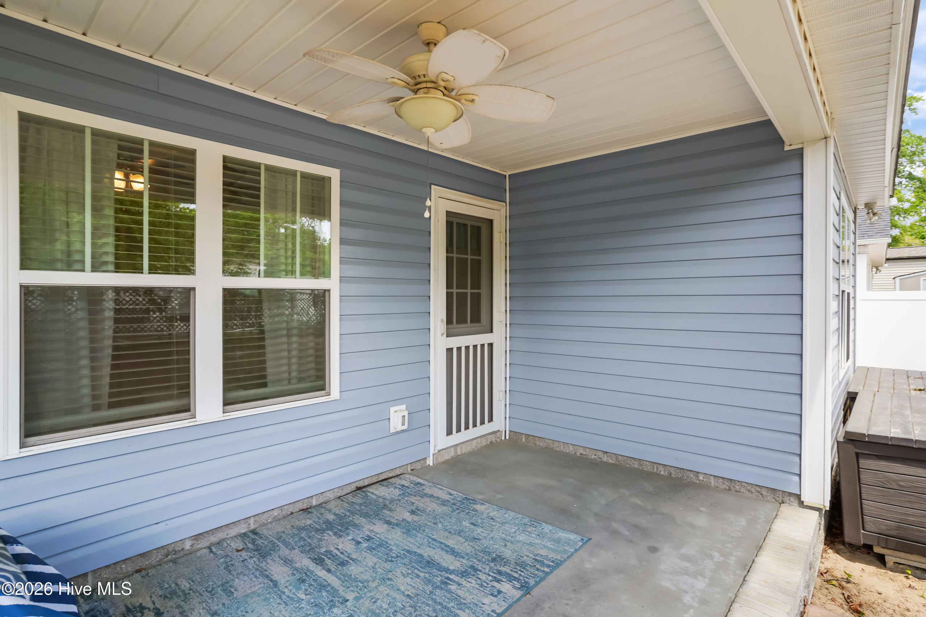 100570645 | Photo 31