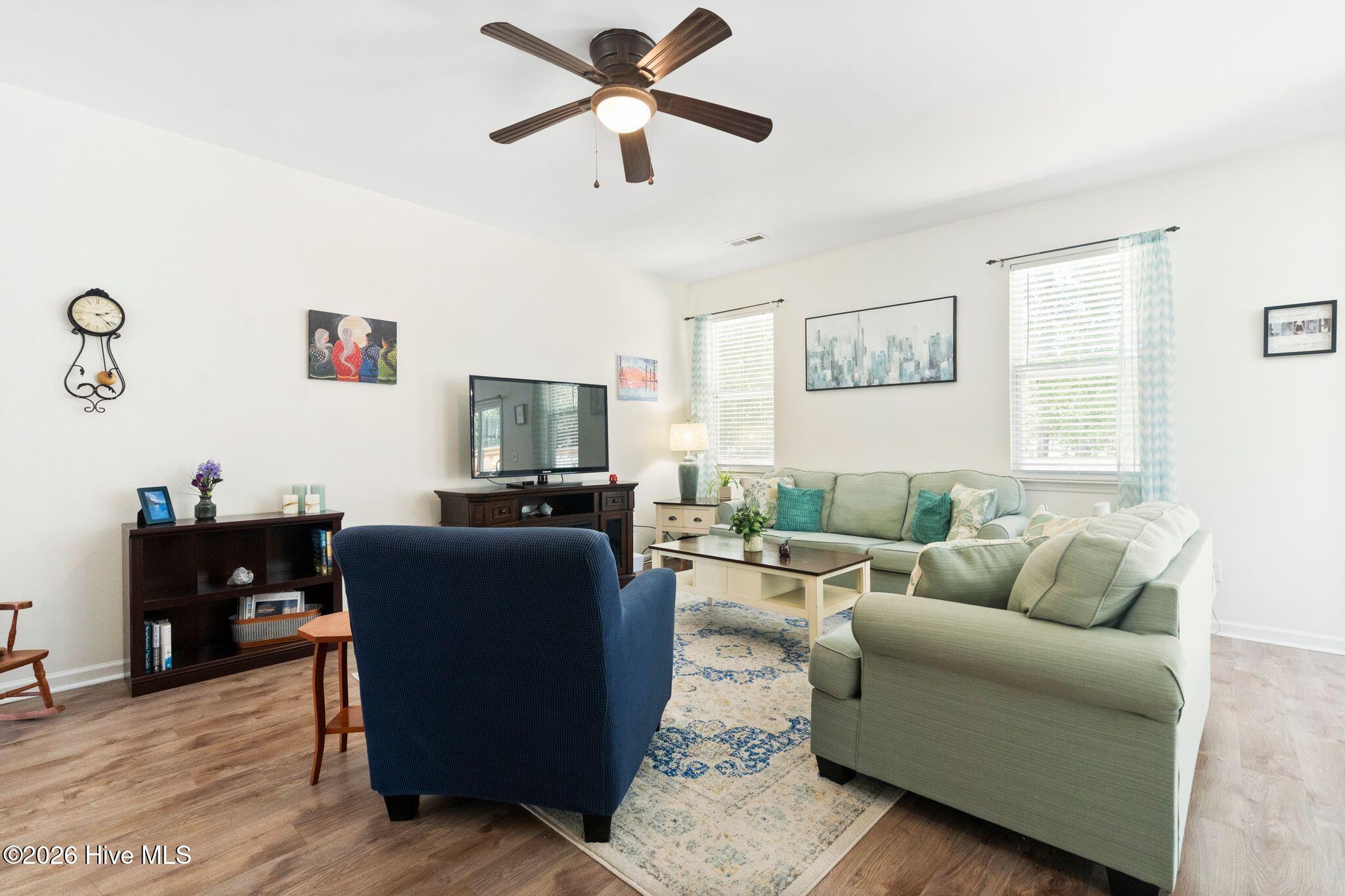 100570513 | Photo 14