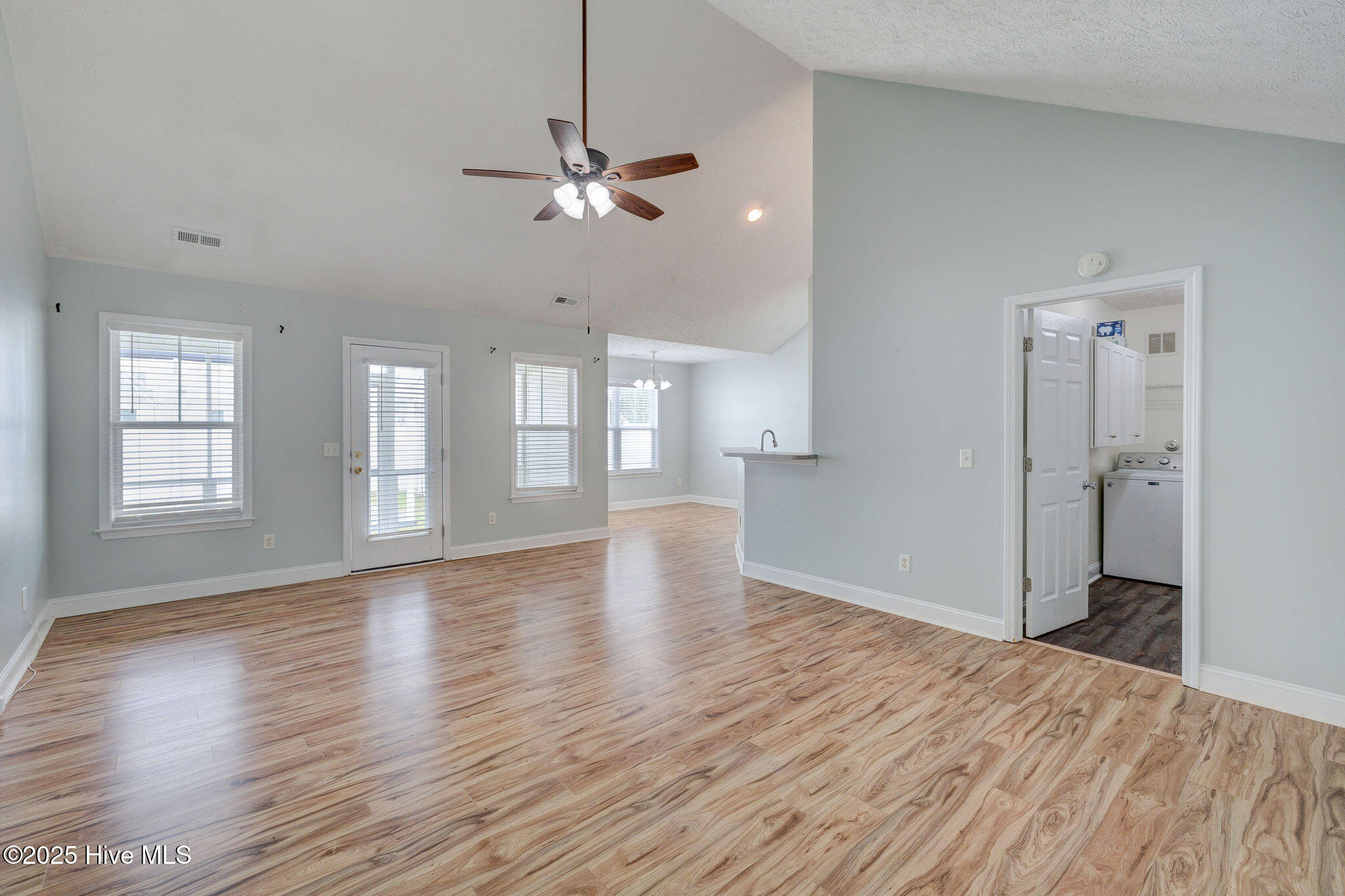 719StVincentDrive-17