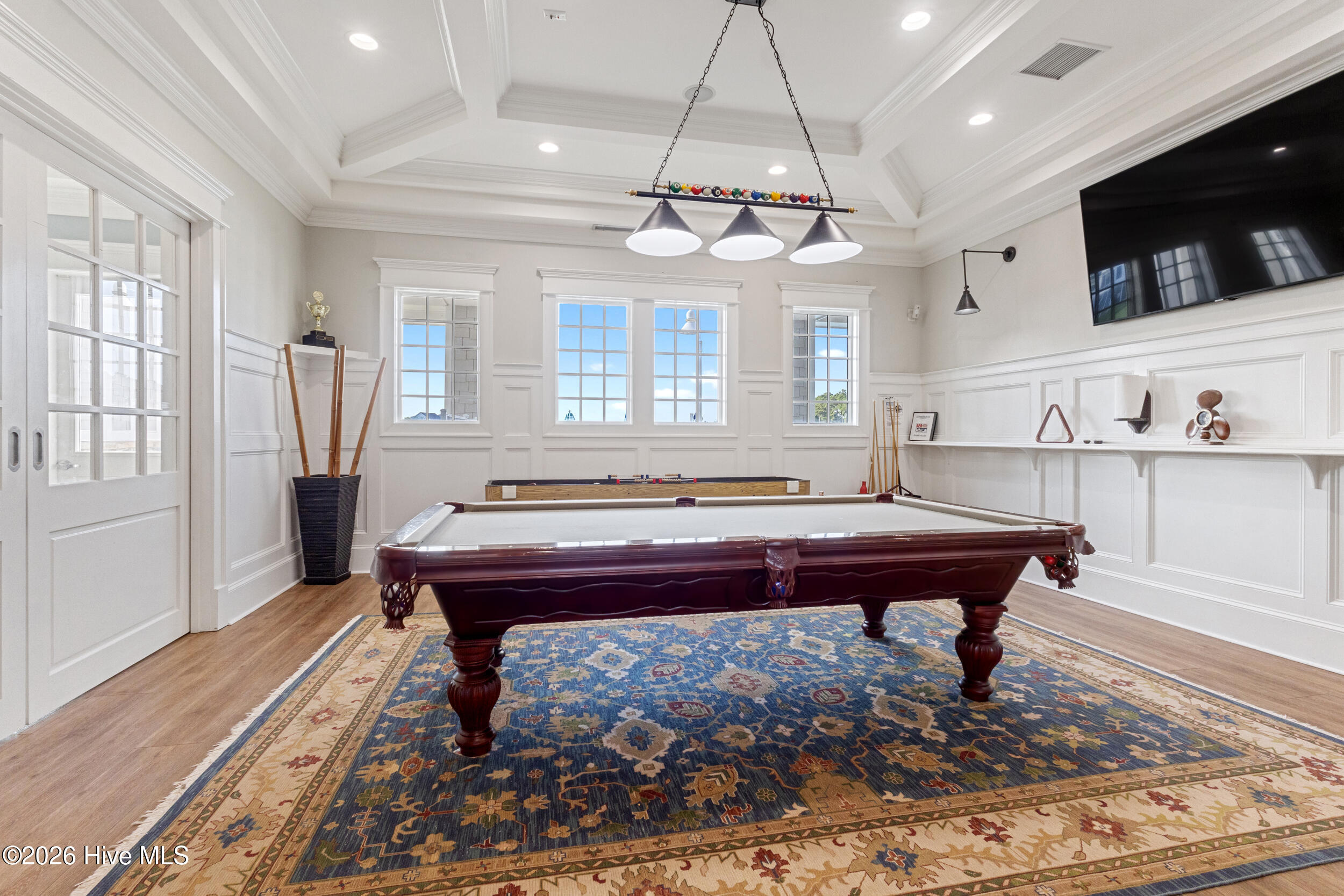 100570688 | Photo 83