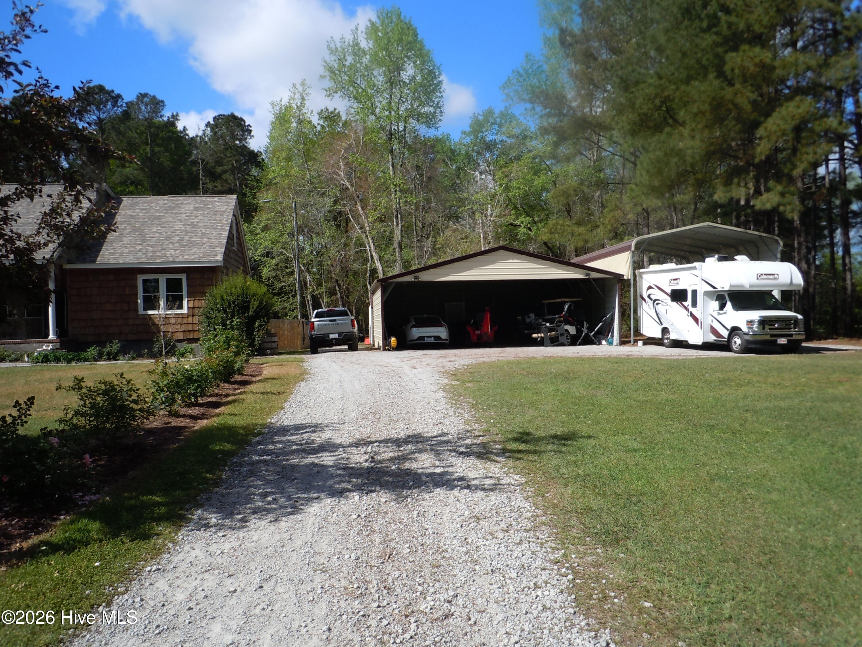 100565129 | Photo 63