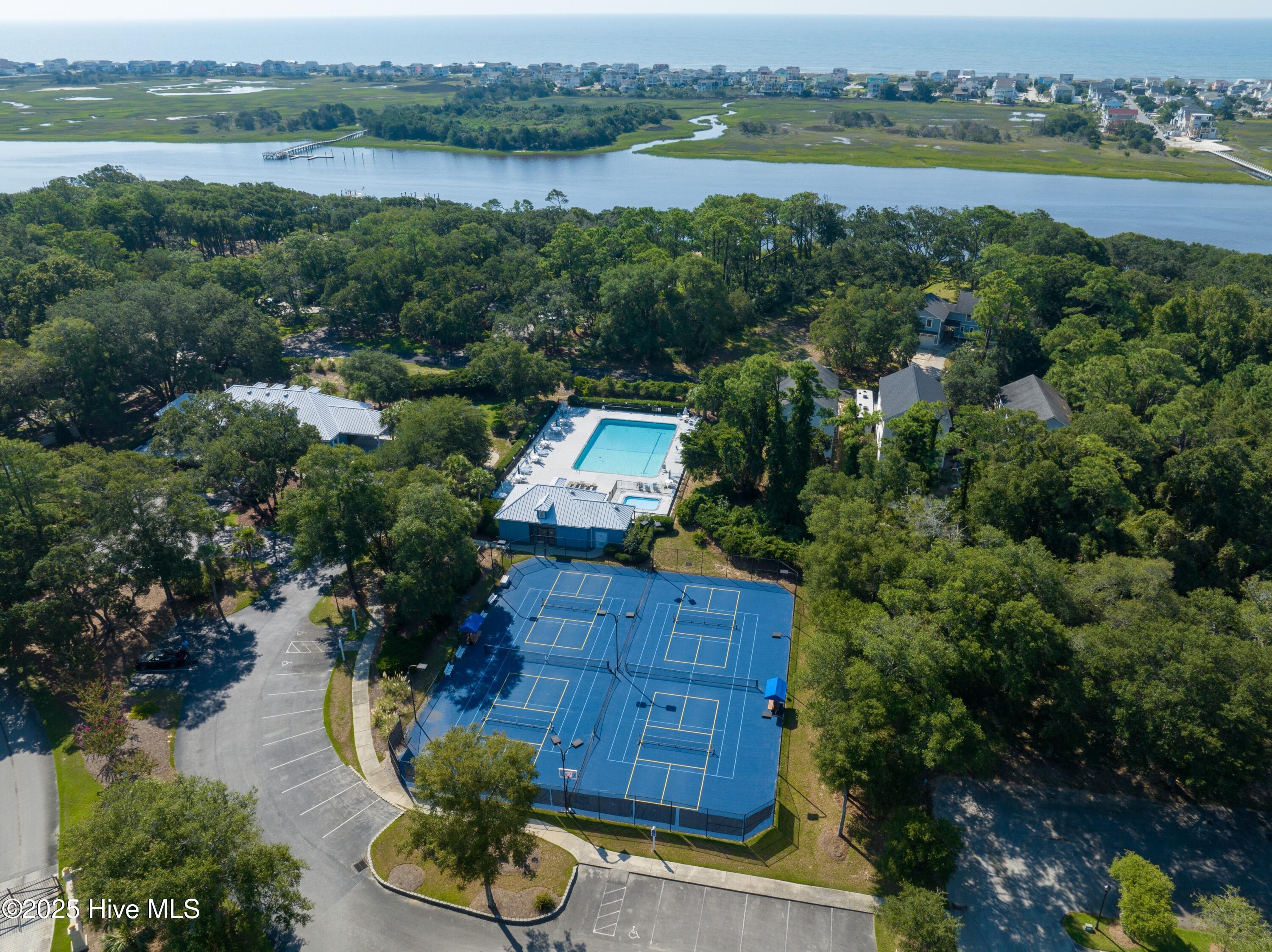 100520830 | Photo 97