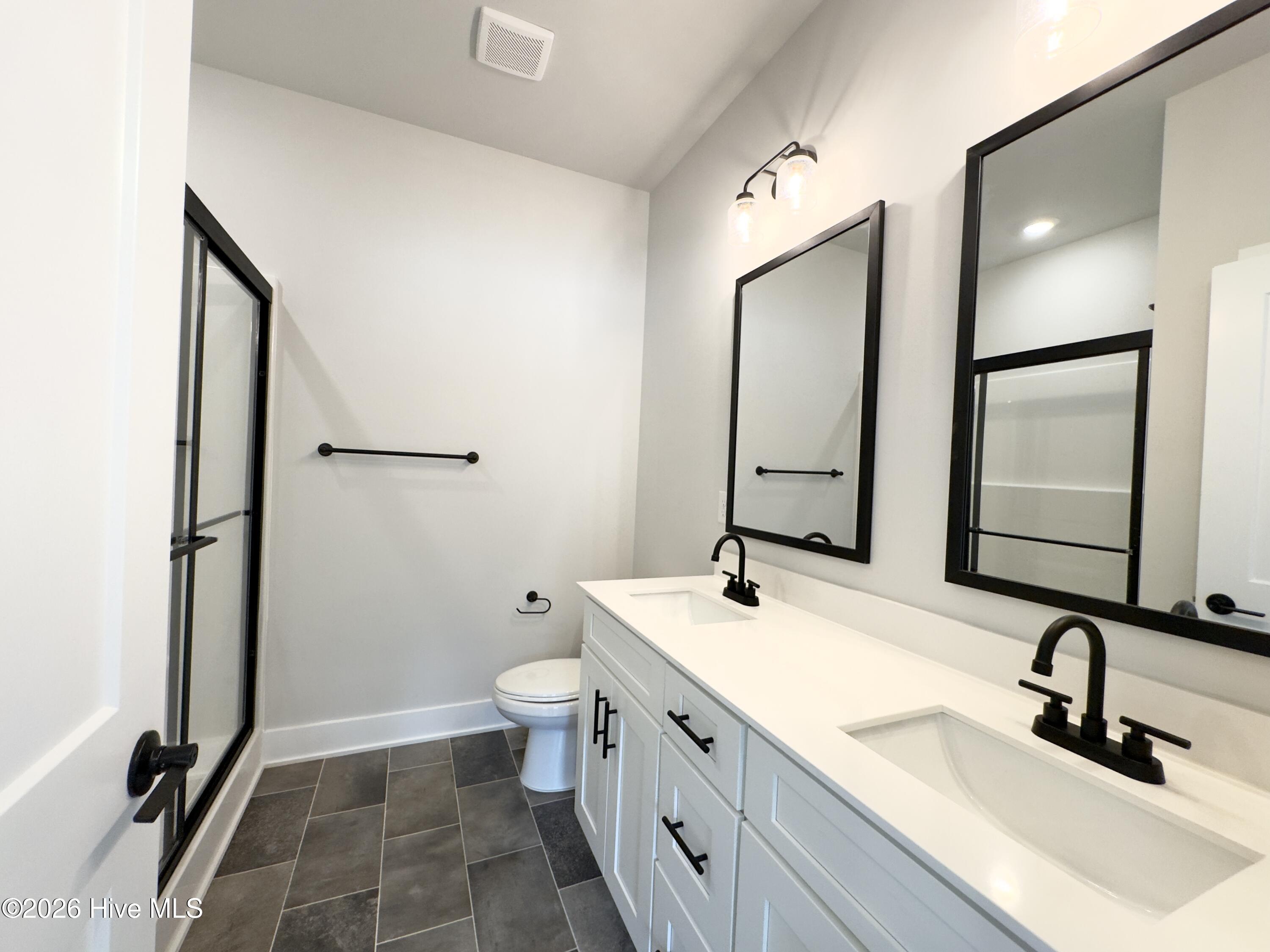 100546267 | Photo 16