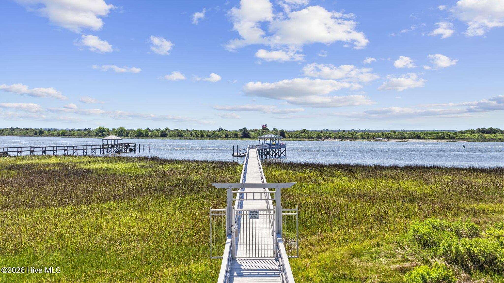 100569060 | Photo 33