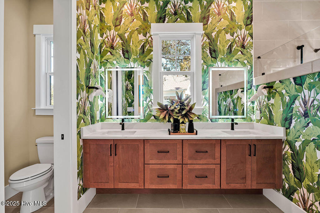 100512087 | Photo 24