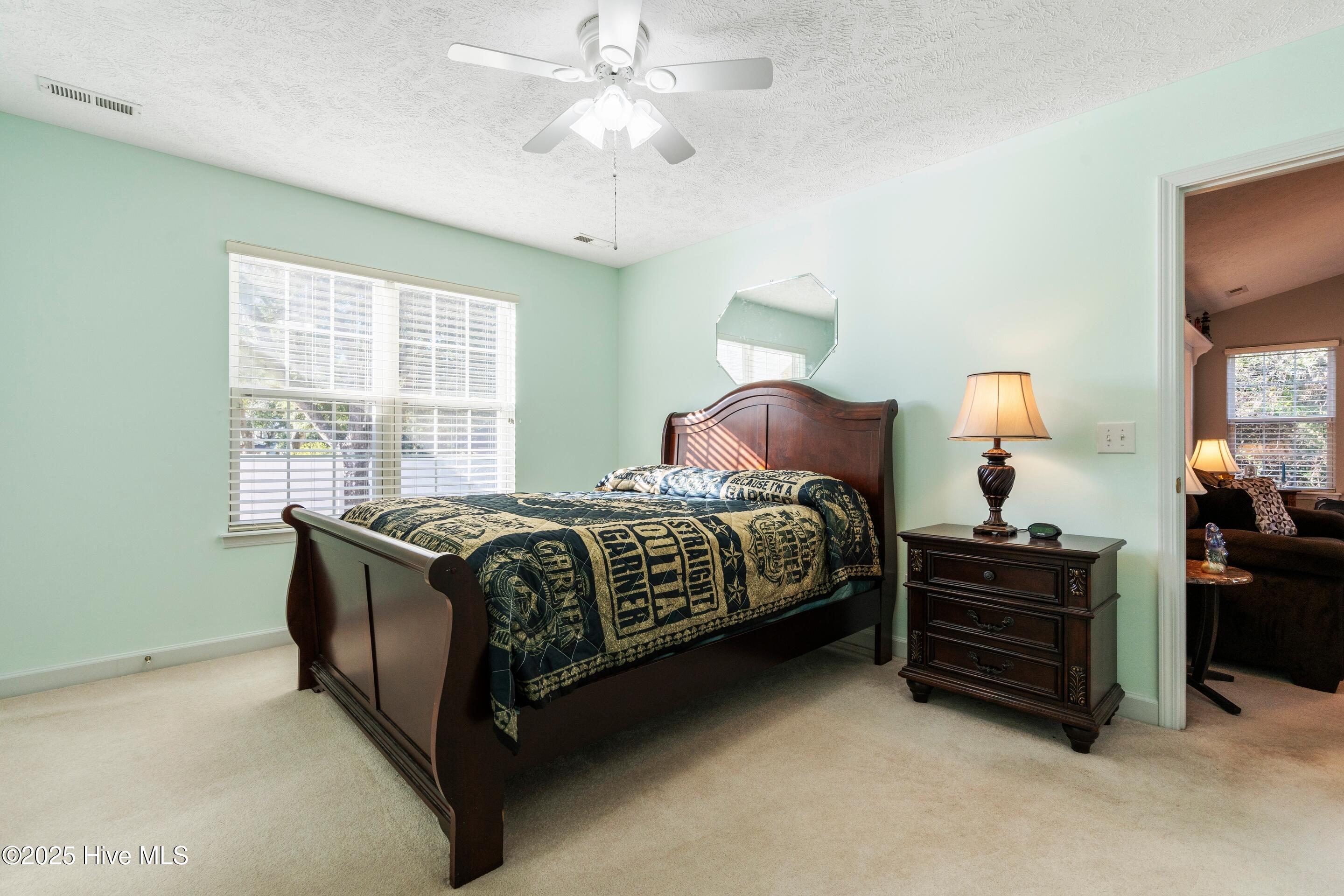 100546792 | Photo 36