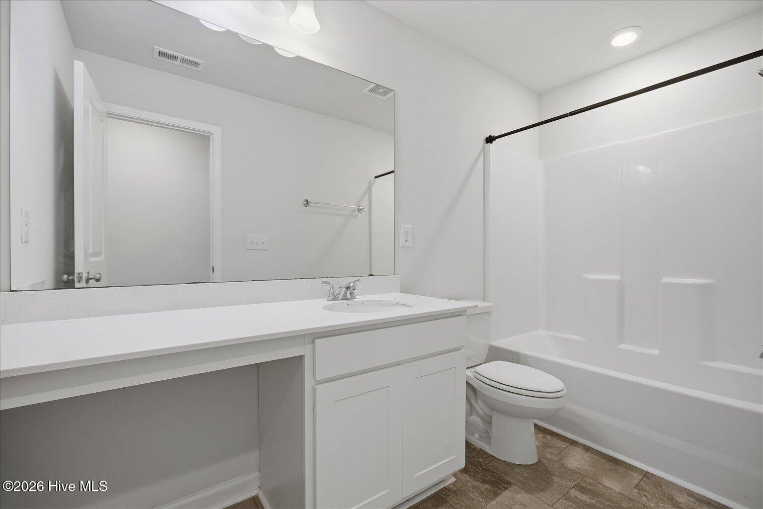 100548864 | Photo 33