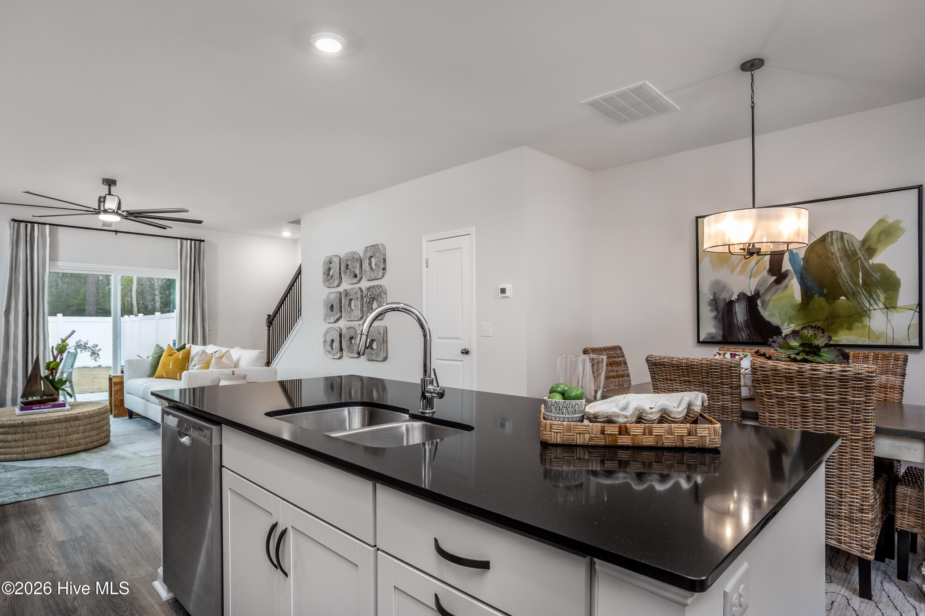 100547505 | Photo 22