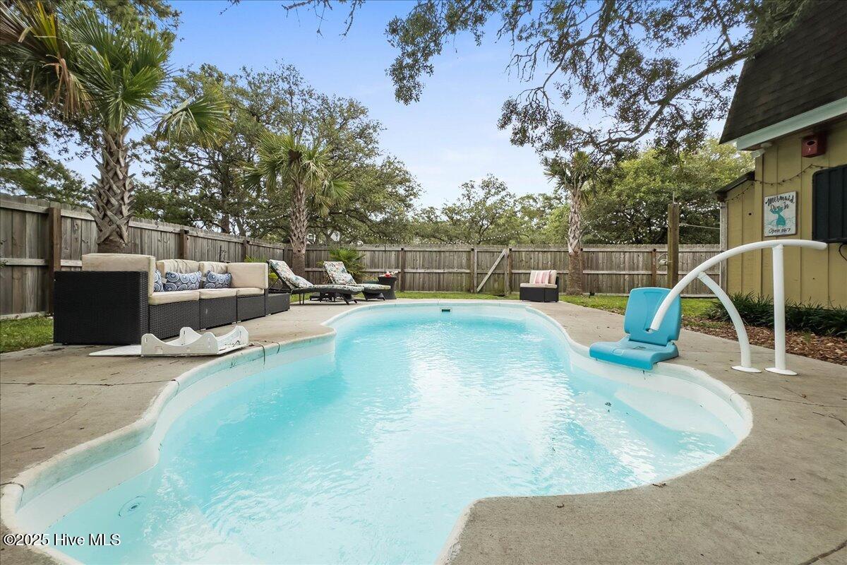 100512296 | Photo 36