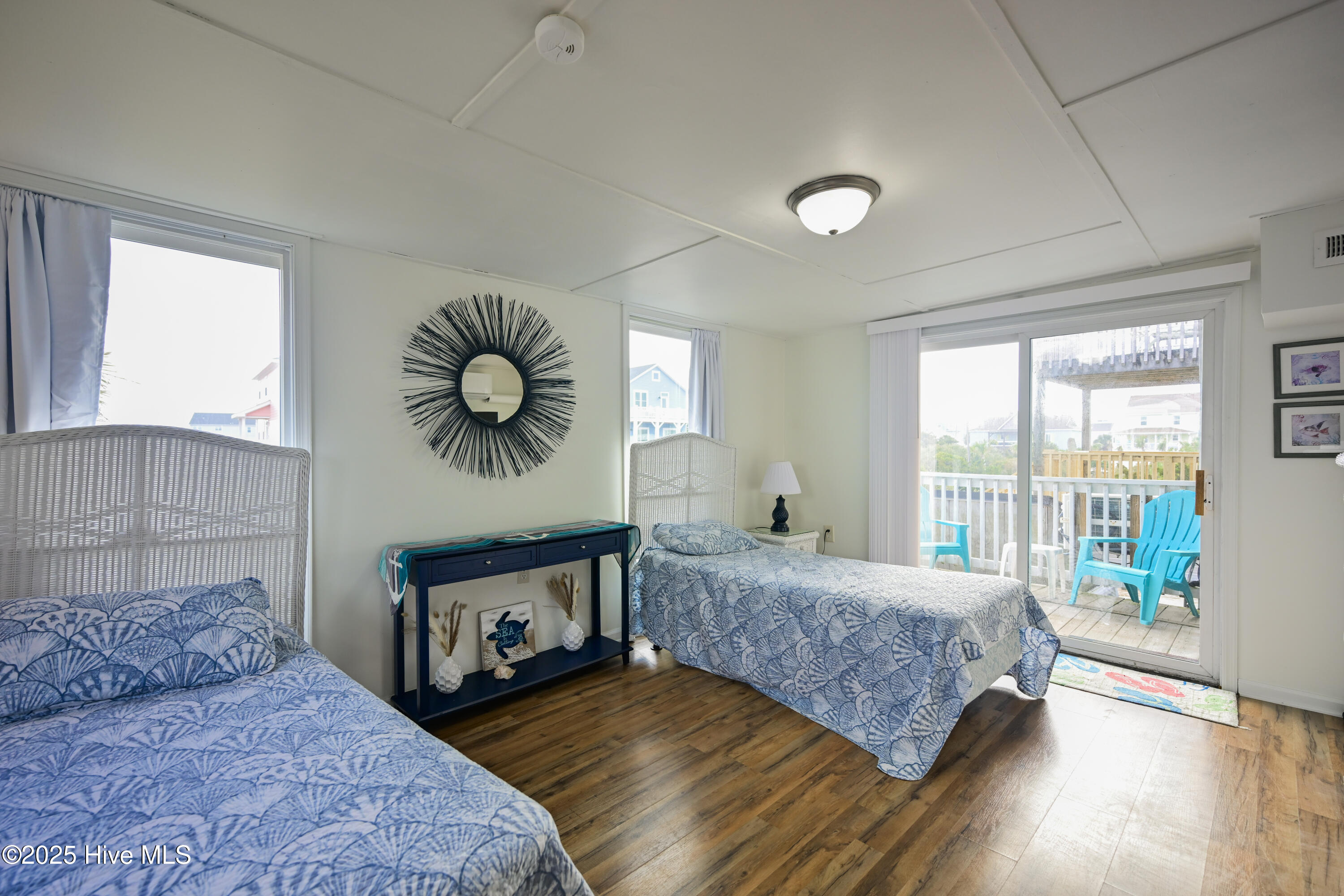 100495129 | Photo 25