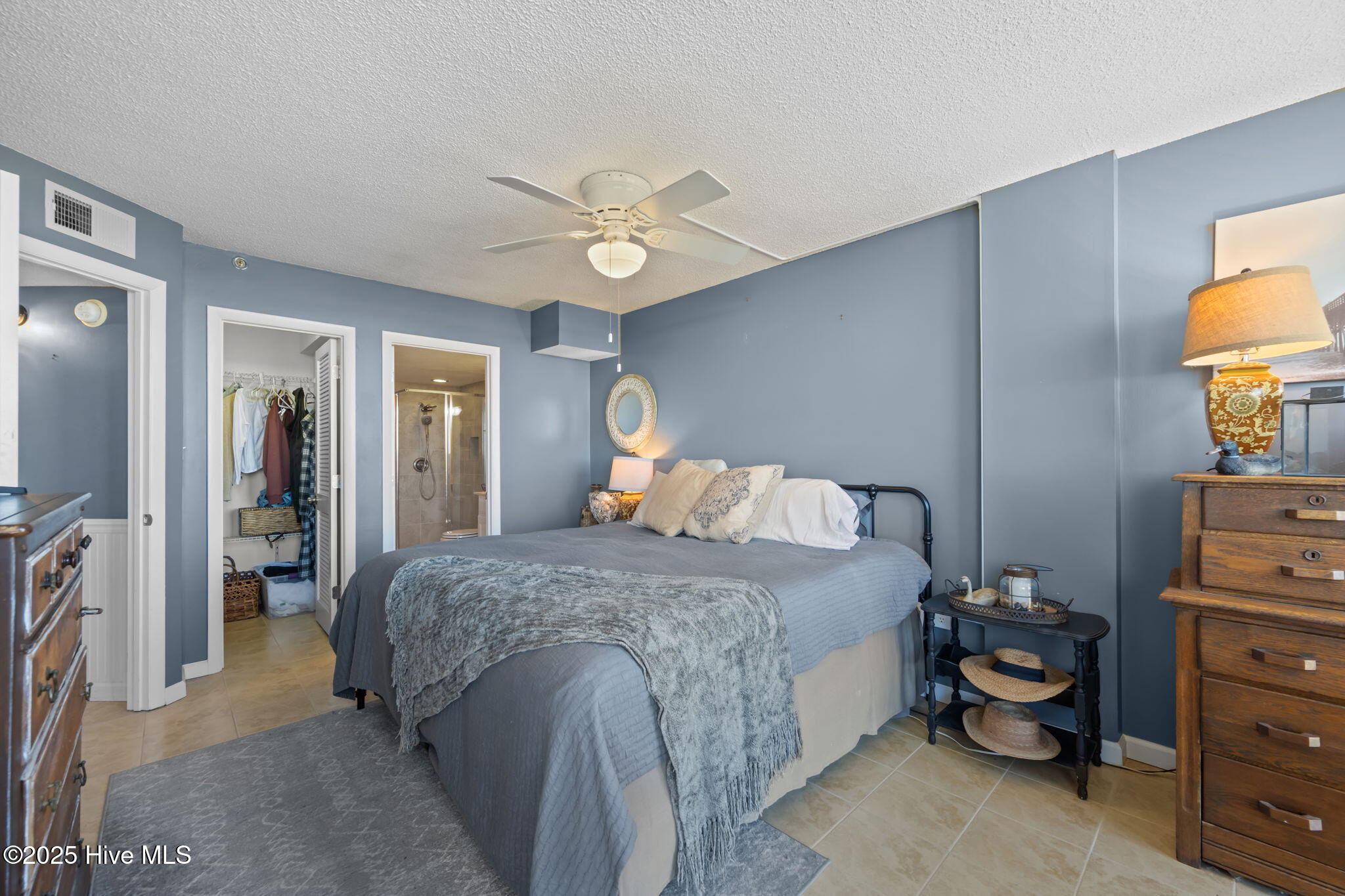 100538114 | Photo 22