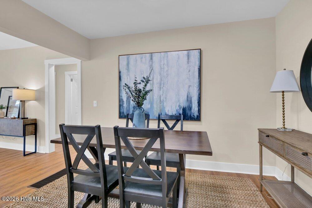 100560738 | Photo 10