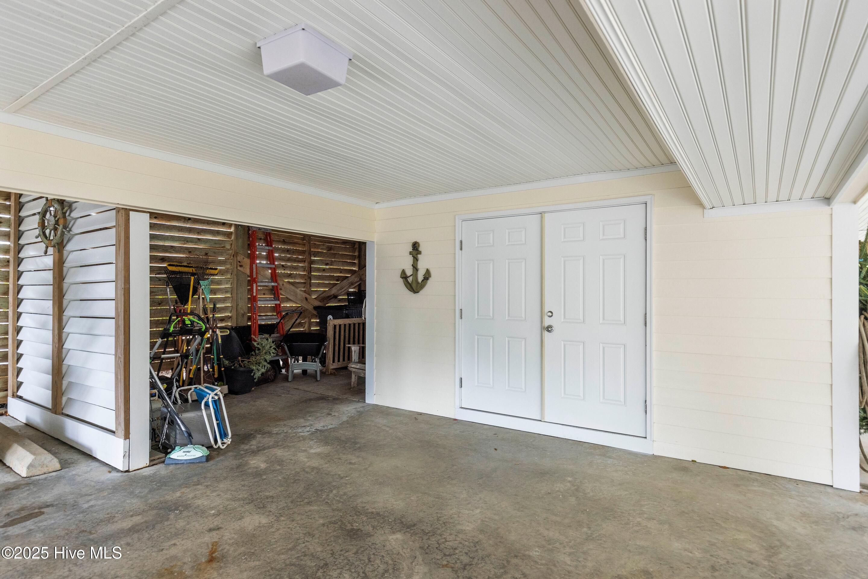 100544140 | Photo 91