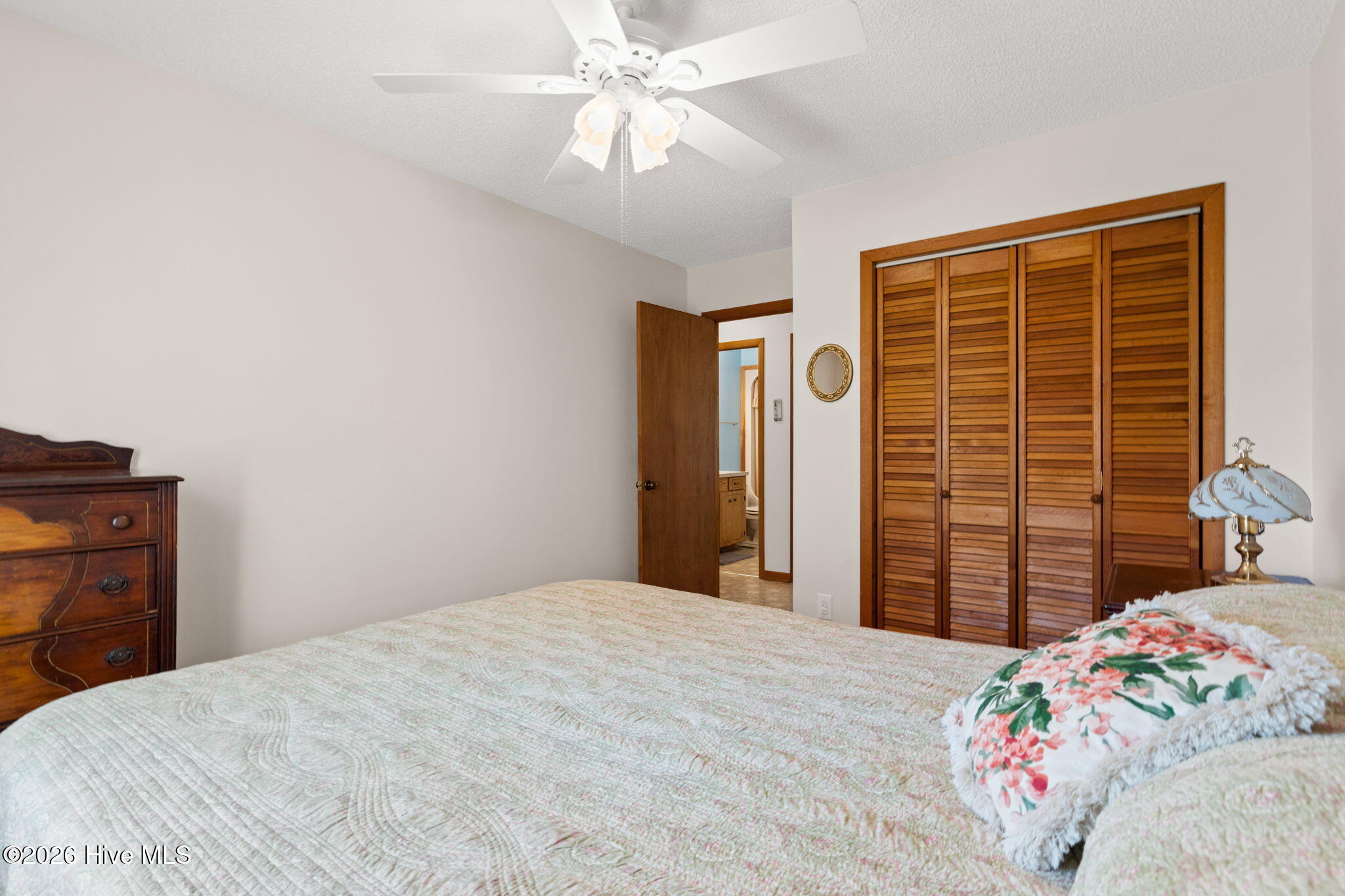 100551334 | Photo 26