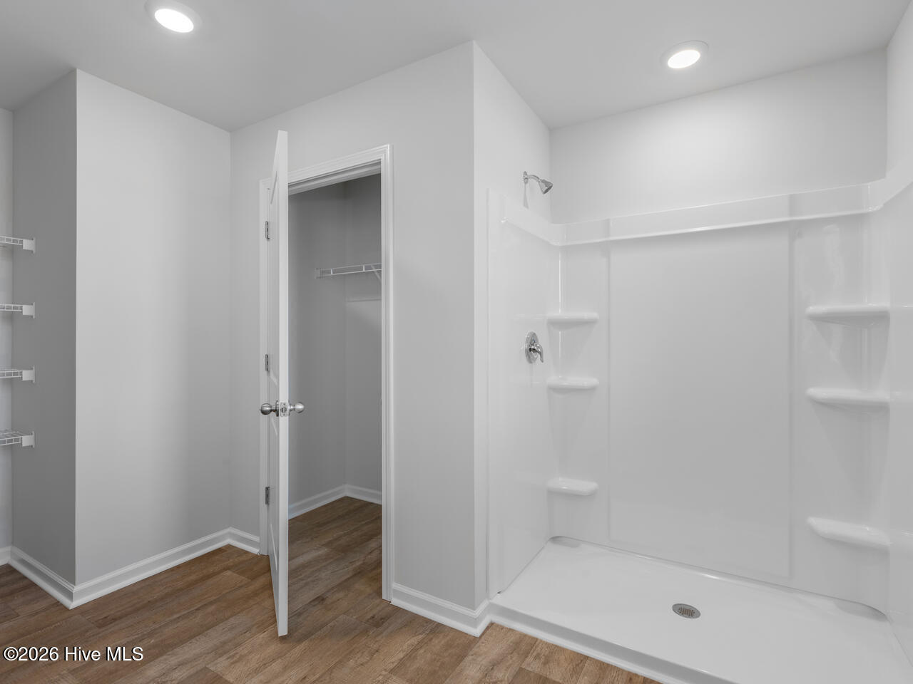 100553215 | Photo 26