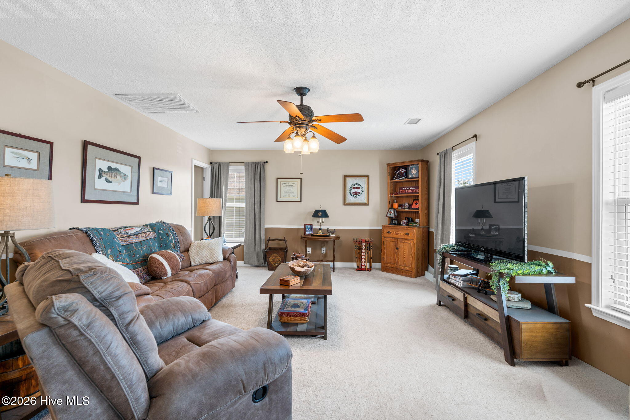 100570375 | Photo 23